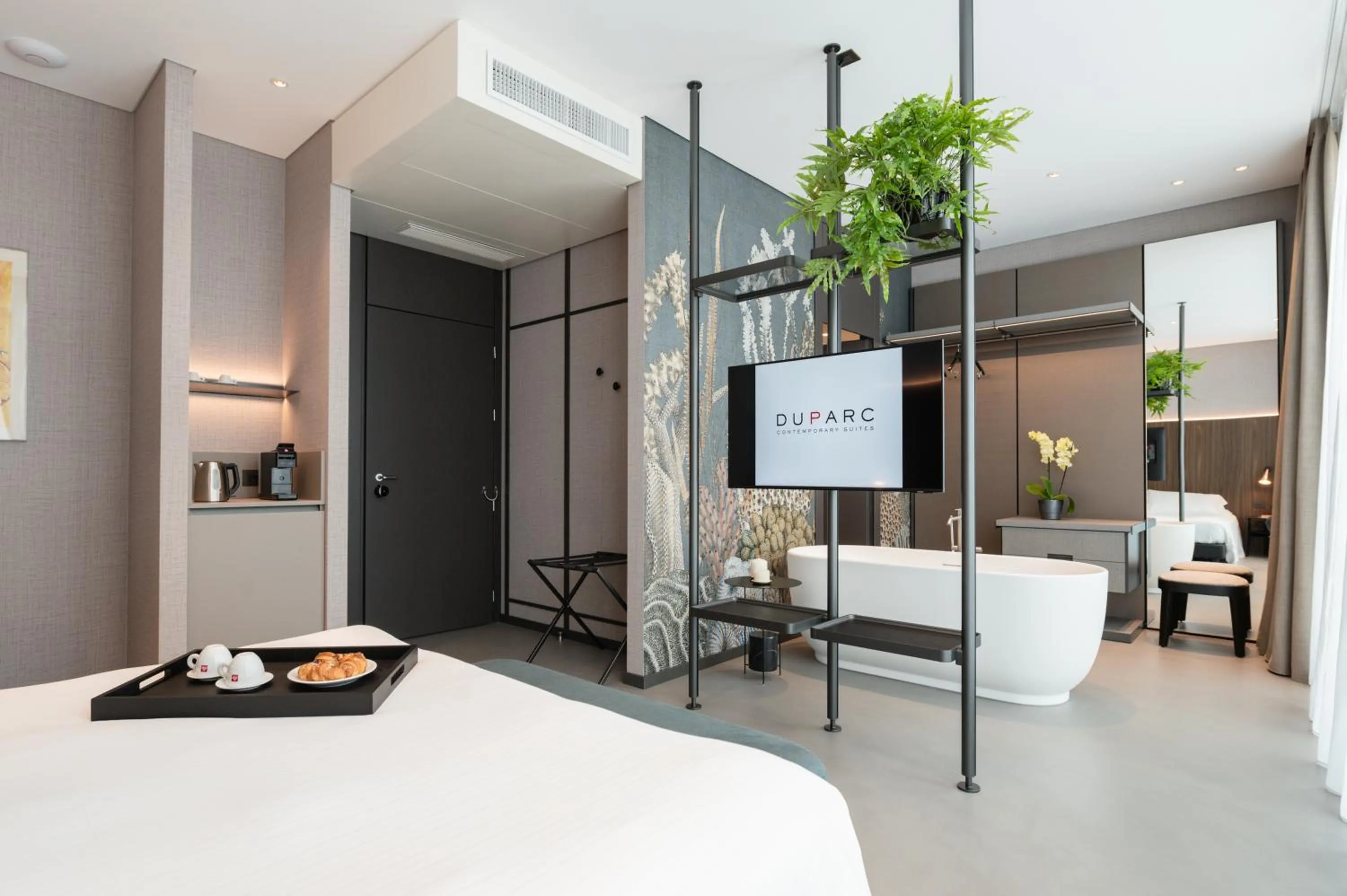 Photo of the whole room, Bed in DUPARC Contemporary Suites