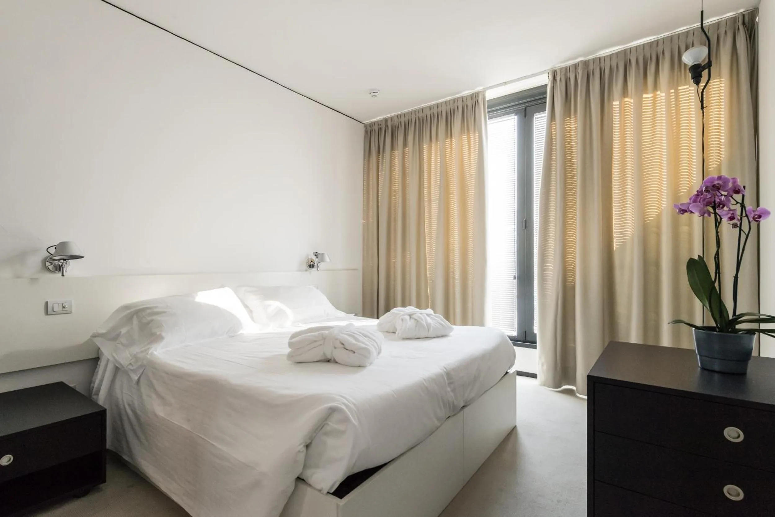 Bedroom, Bed in DUPARC Contemporary Suites