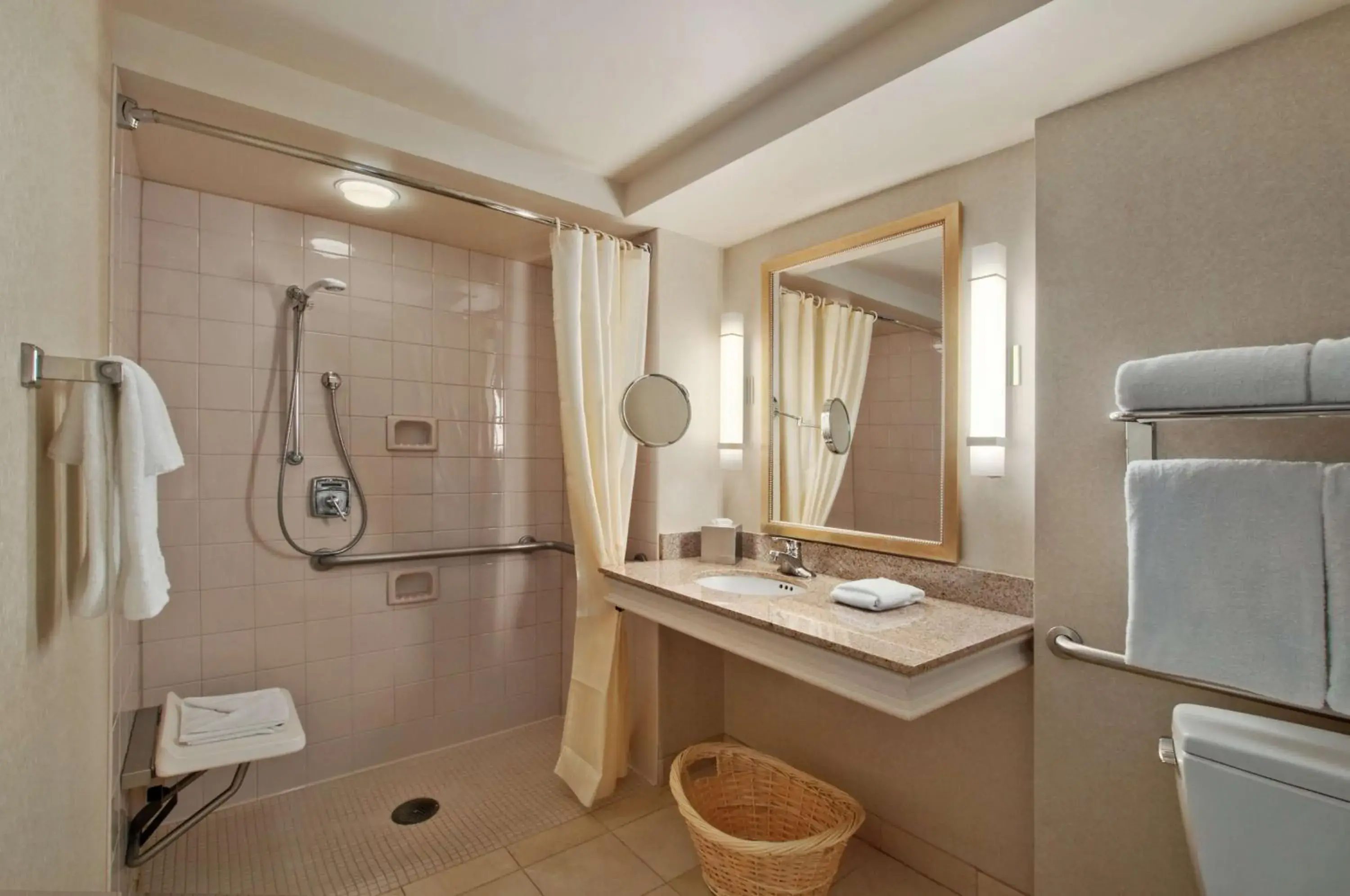 Deluxe Queen Room with Lake View - Mobility Accessible in Hilton Madison Monona Terrace Deluxe Queen Room with Lake View - Mobility Accessible in Hilton Madison Monona Terrace