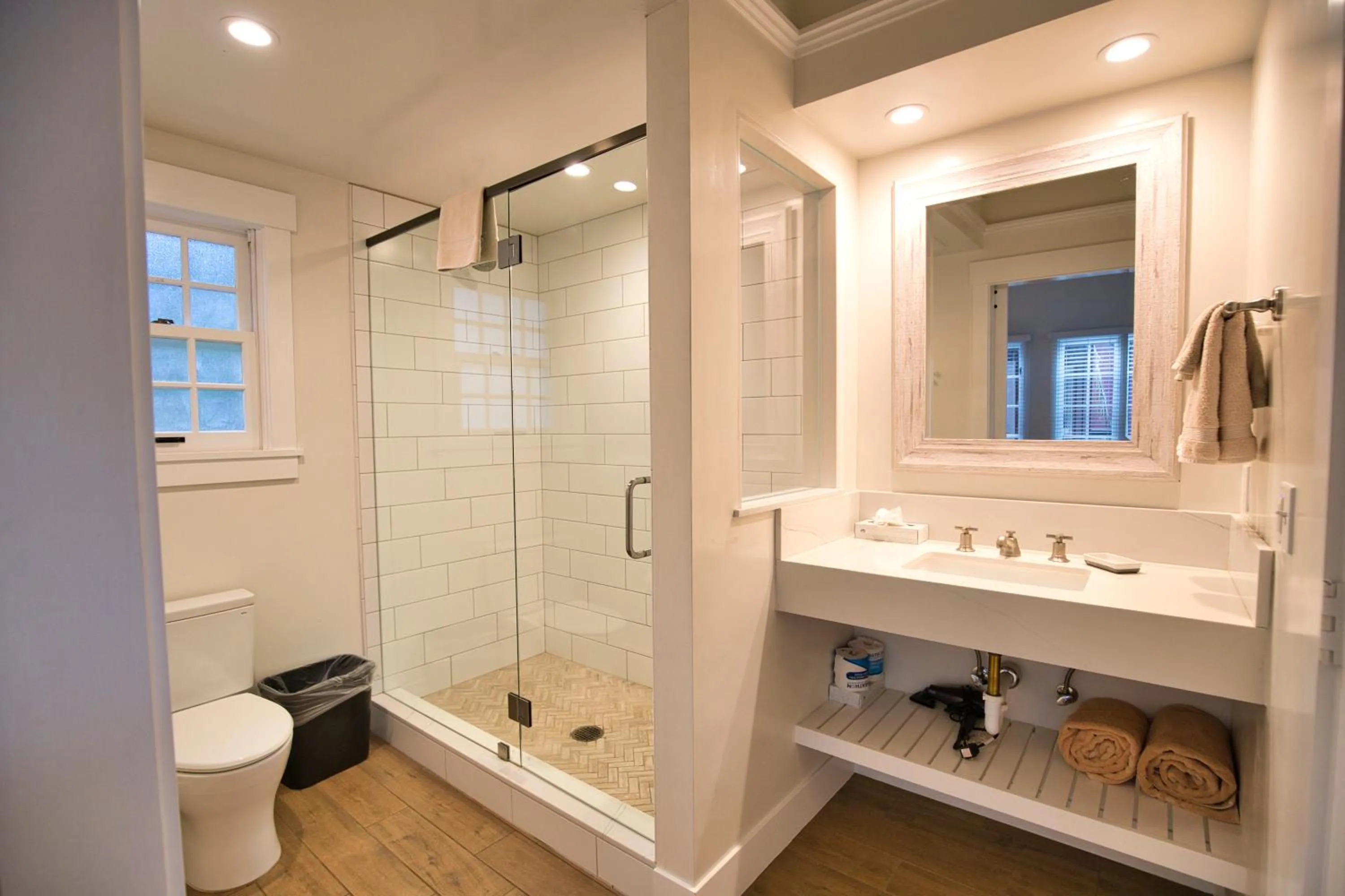 Shower in Circle Bar B Guest Ranch