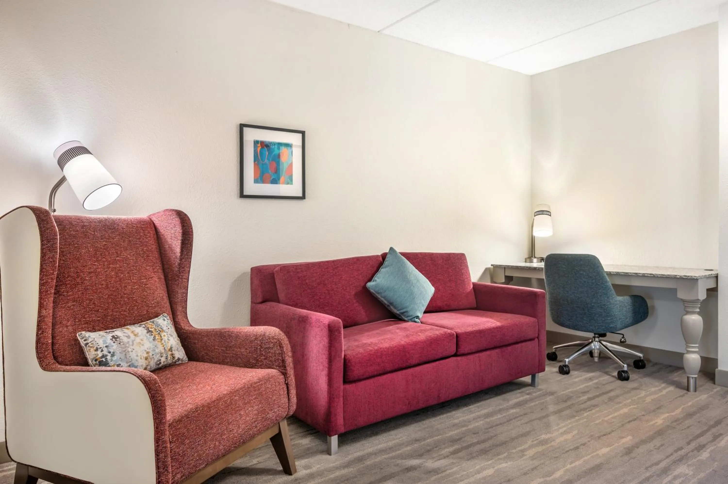 Seating area in Hilton Garden Inn Wisconsin Dells