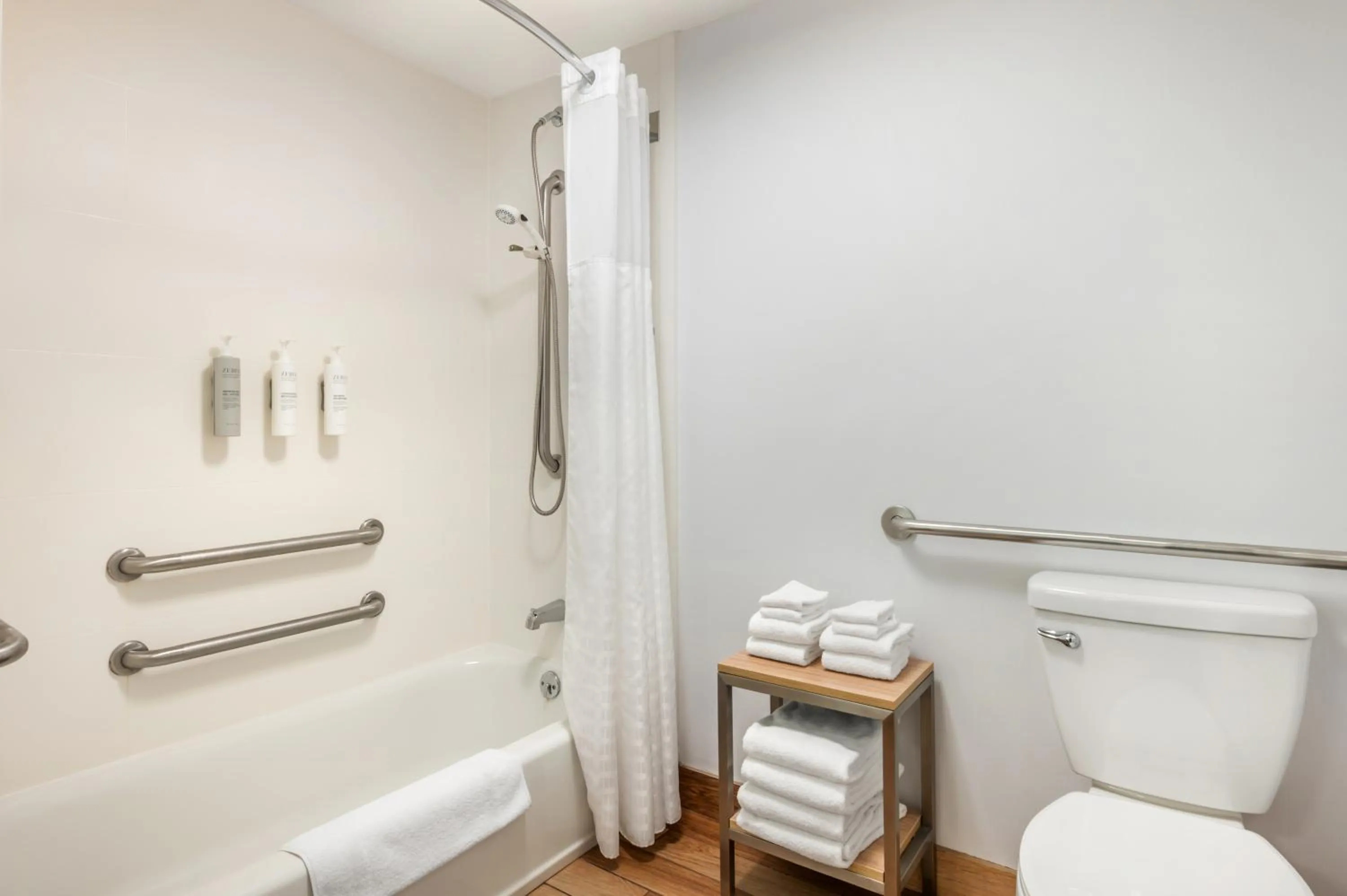 Shower in Hilton Garden Inn Wisconsin Dells