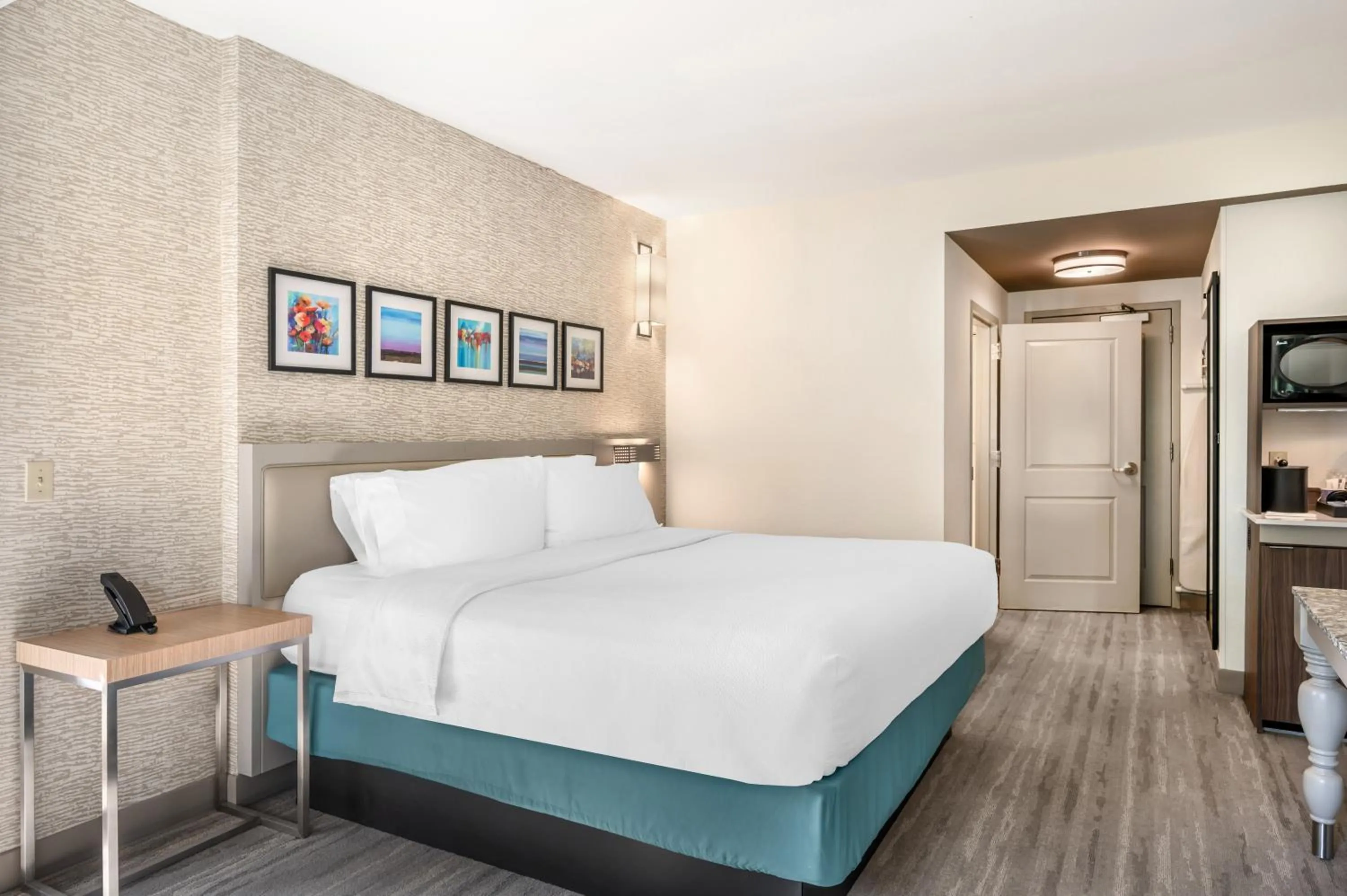 Bedroom, Bed in Hilton Garden Inn Wisconsin Dells