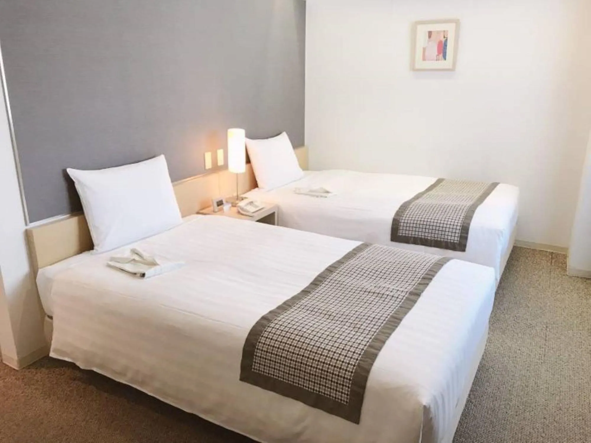 Bed in Hamilton Hotel Red