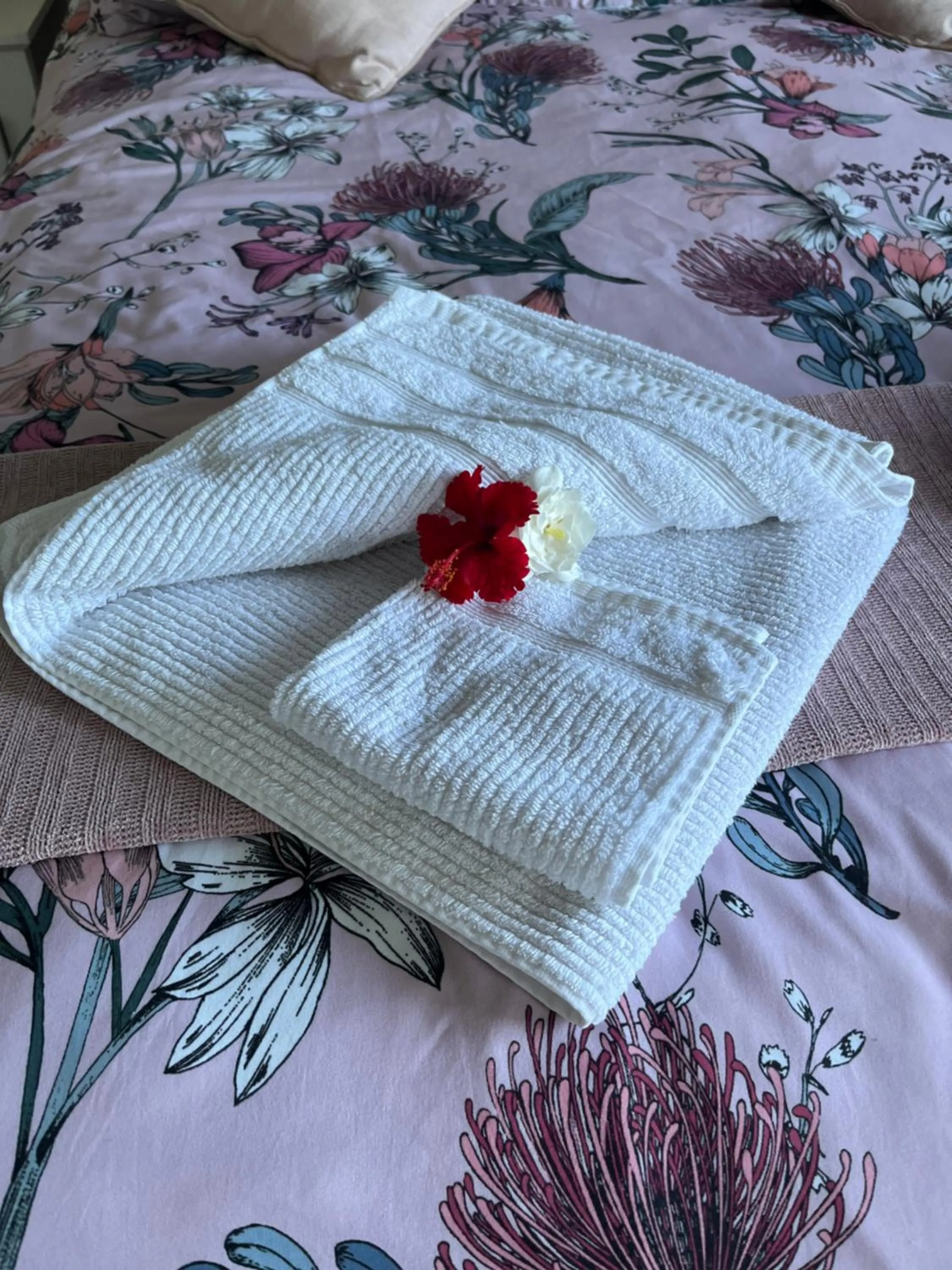 Bed in Robyn's Nest - Bed and Breakfast