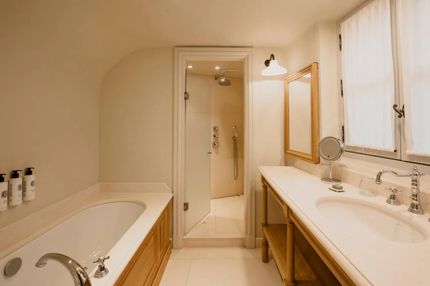 Bathroom in Hotel Crillon le Brave