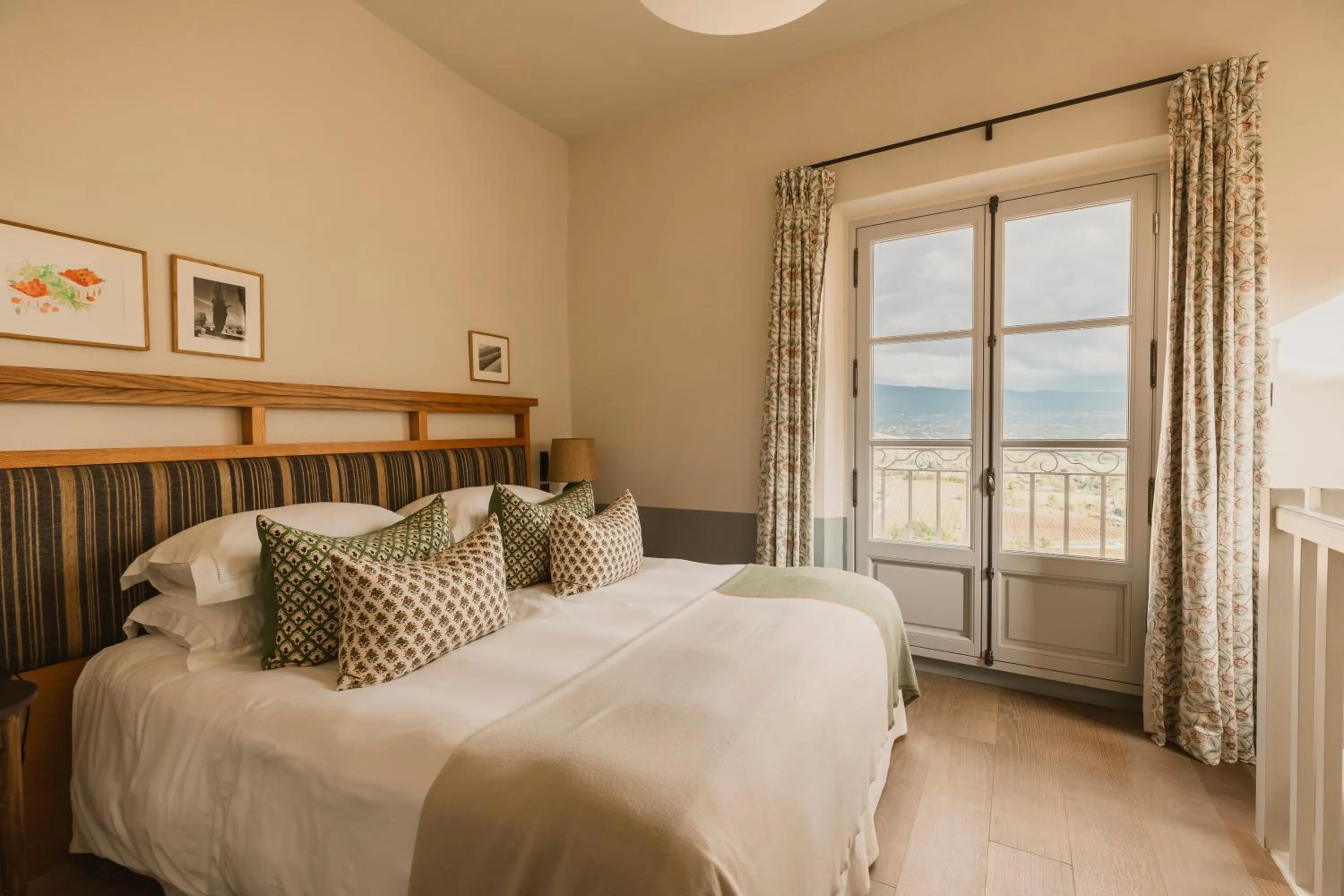 Bedroom, Bed in Hotel Crillon le Brave