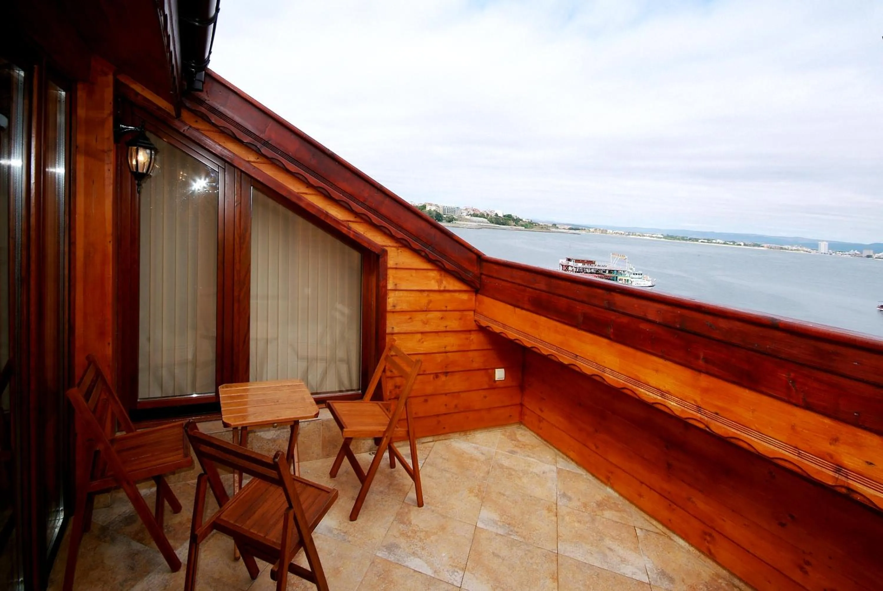 Day in Family Hotel Saint Nikola and Free parking