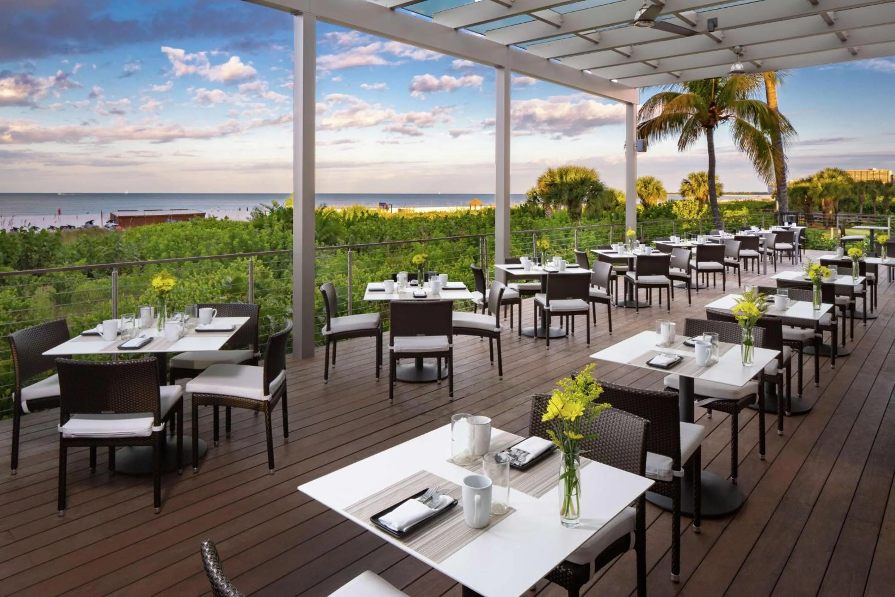 Dining area in Hilton Marco Island Beach Resort and Spa