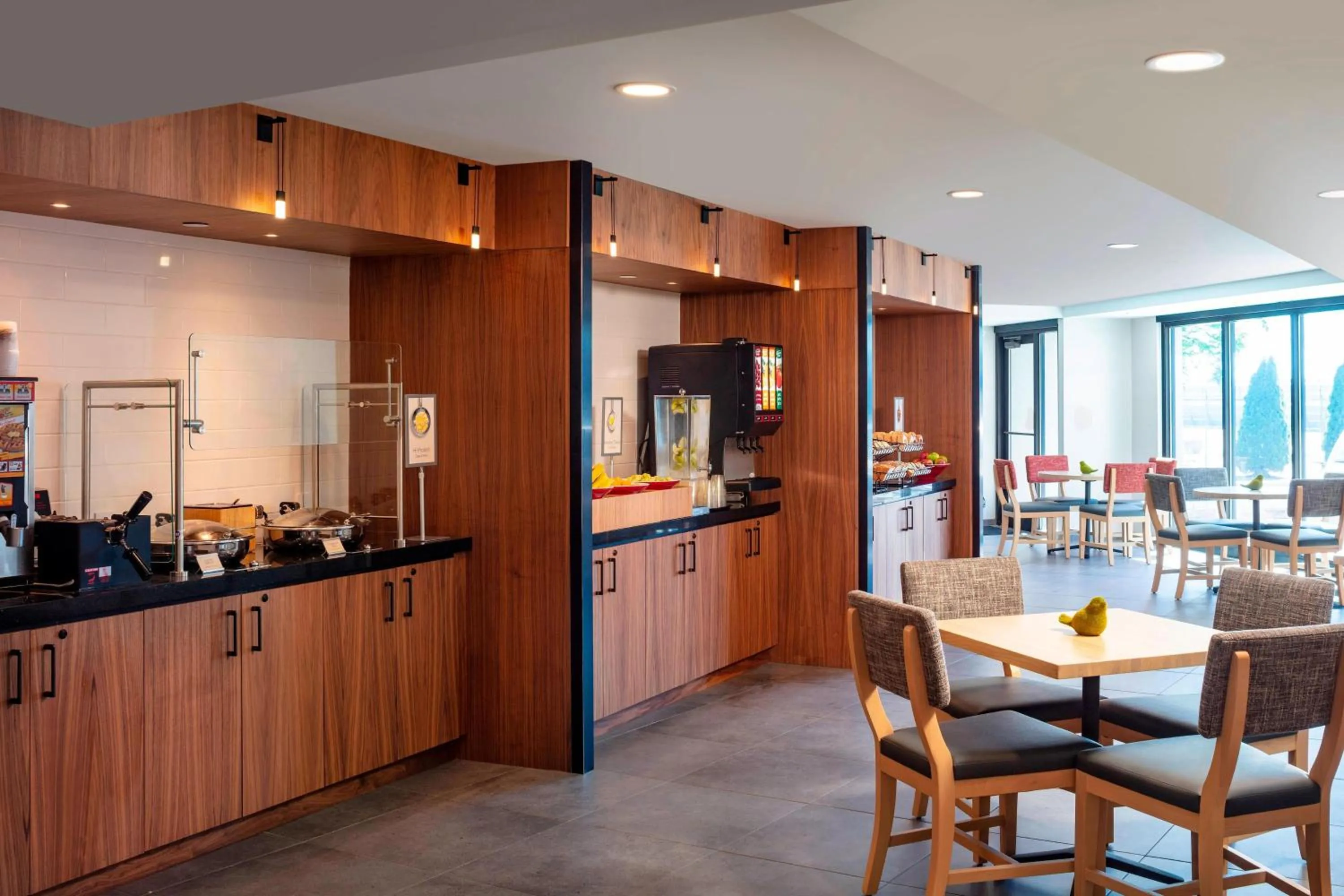 Breakfast in Fairfield Inn & Suites by Marriott Providence Airport Warwick