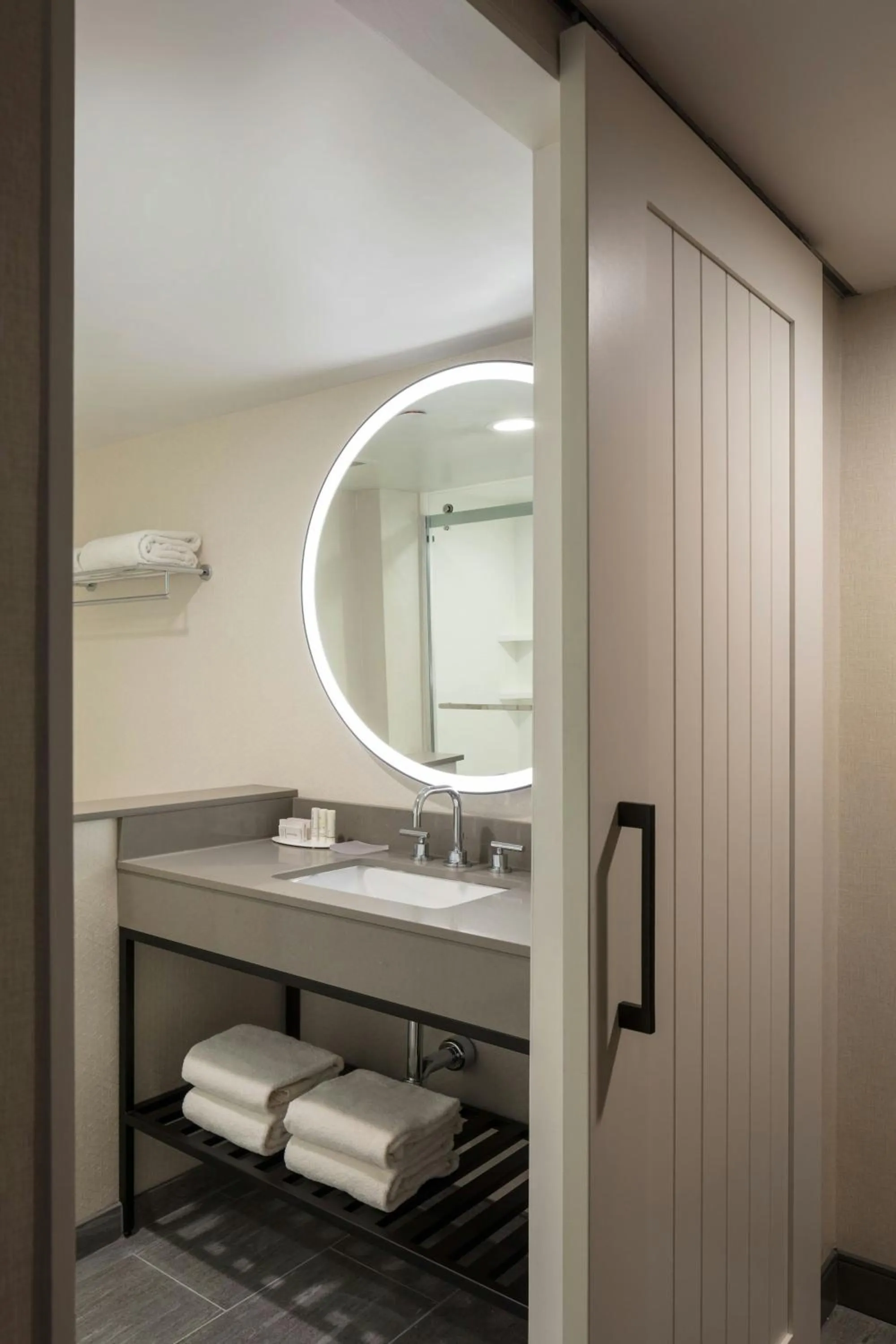 Bathroom in Fairfield Inn & Suites by Marriott Providence Airport Warwick