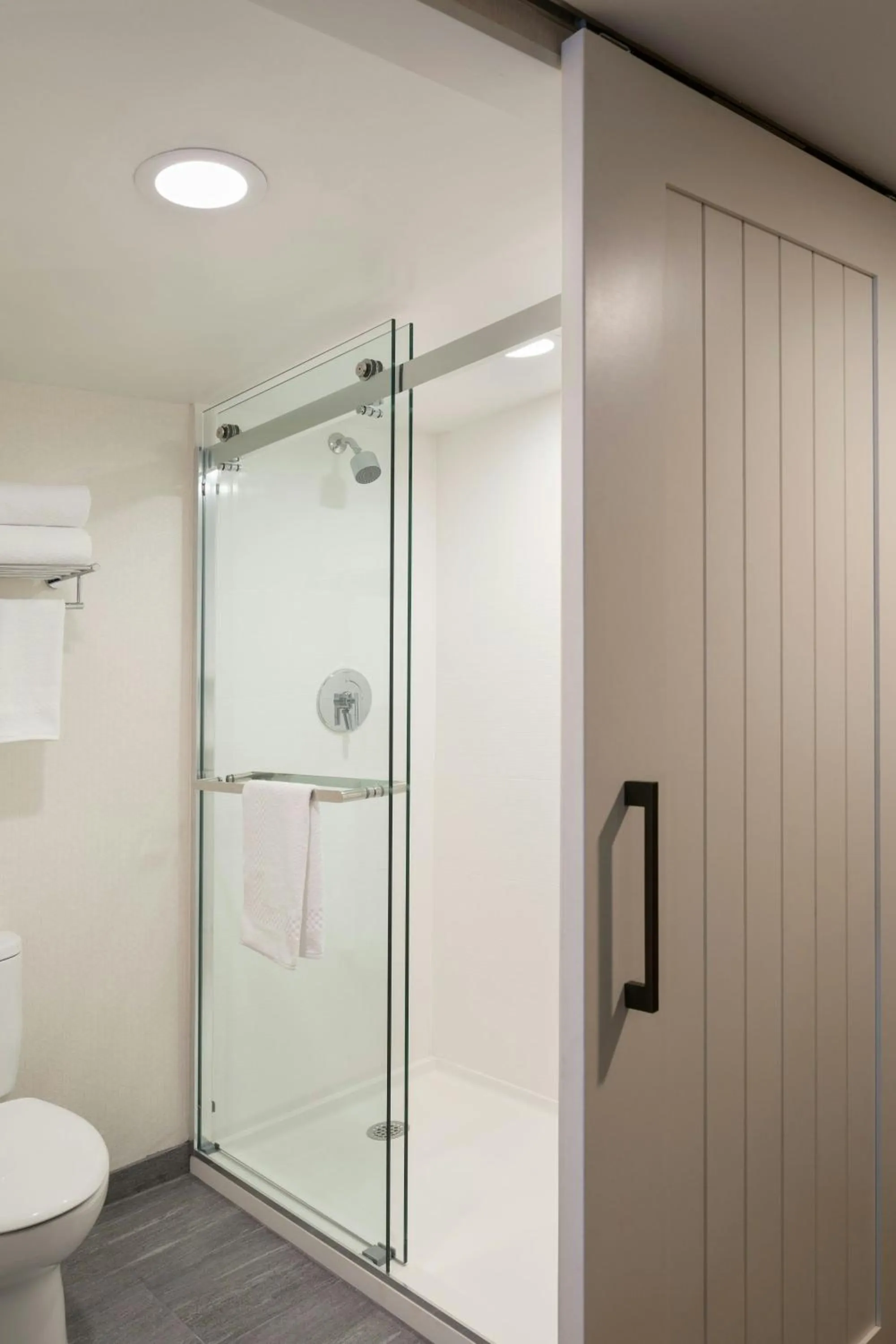 Bathroom in Fairfield Inn & Suites by Marriott Providence Airport Warwick