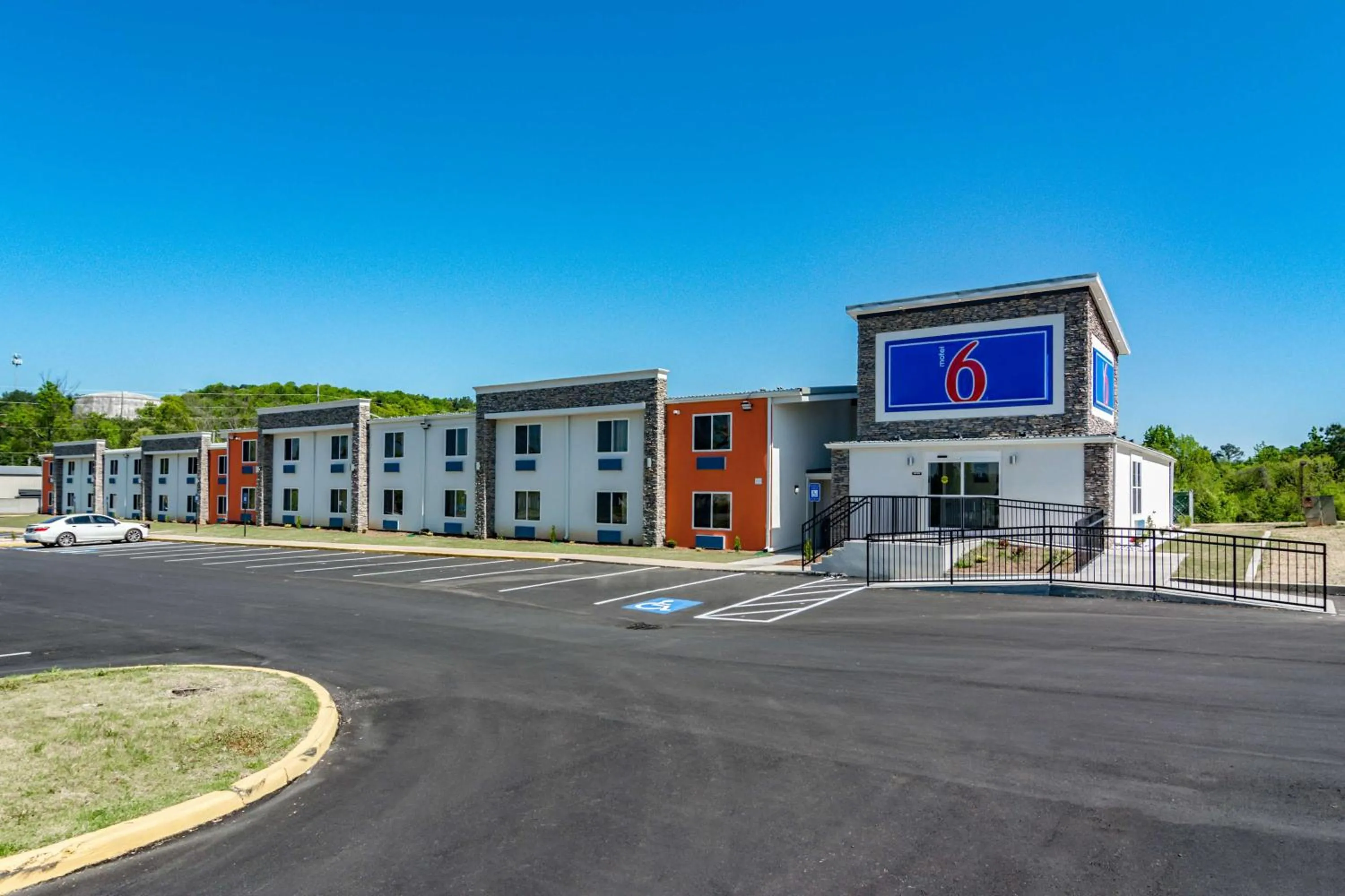 Property building in Motel 6-White, GA - Cartersville