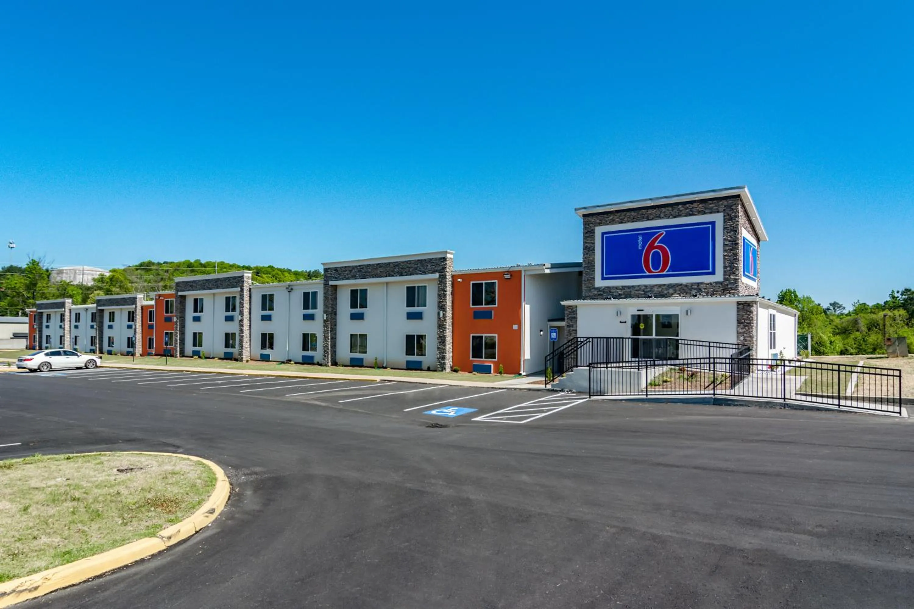 Facade/entrance in Motel 6-White, GA - Cartersville
