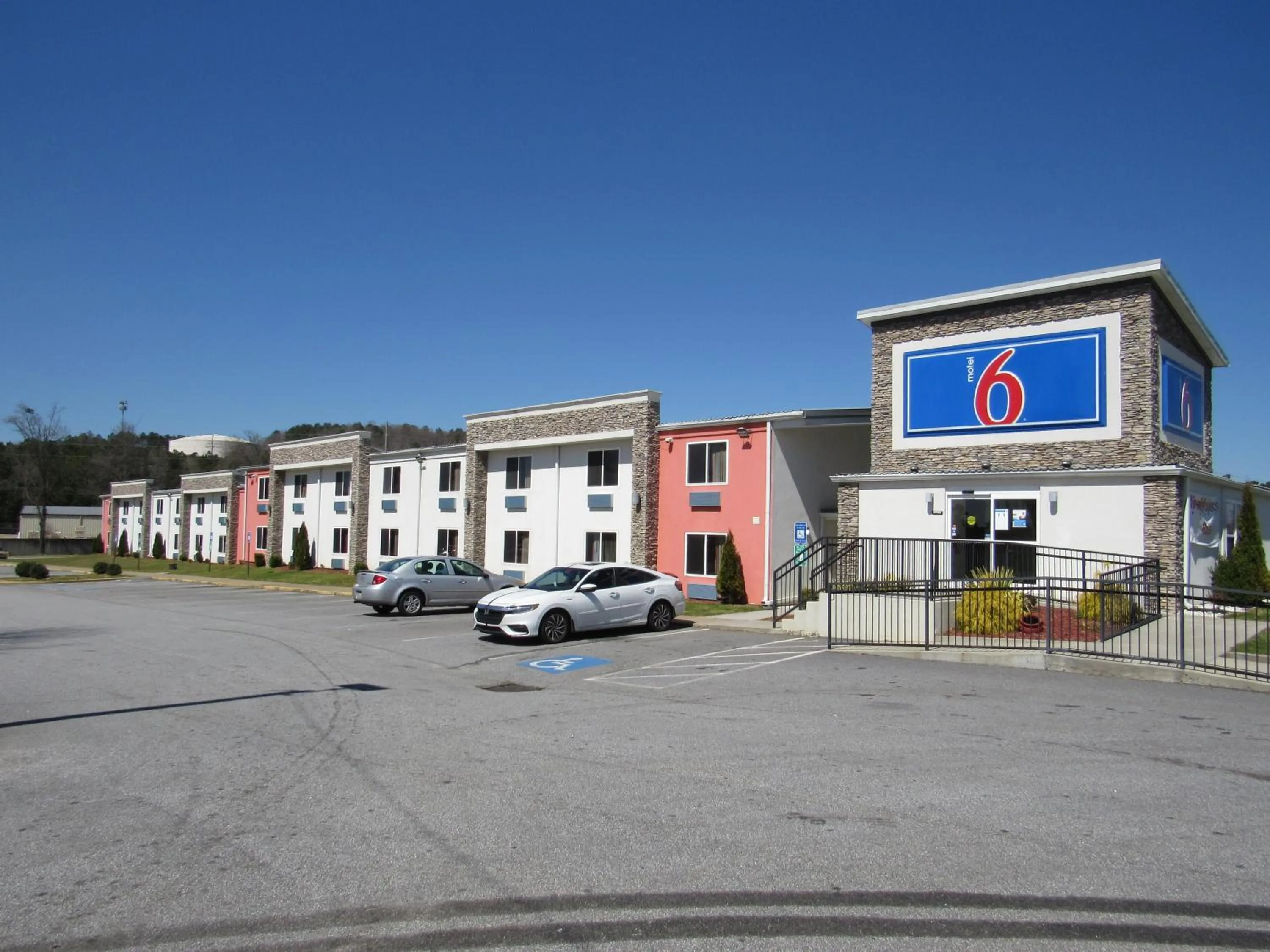 Property building in Motel 6-White, GA - Cartersville