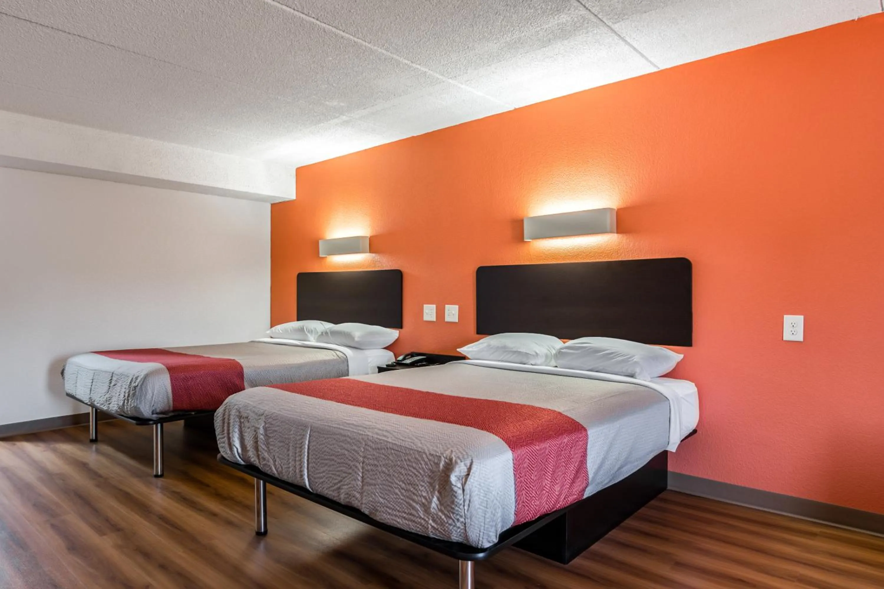 Bedroom, Bed in Motel 6-White, GA - Cartersville