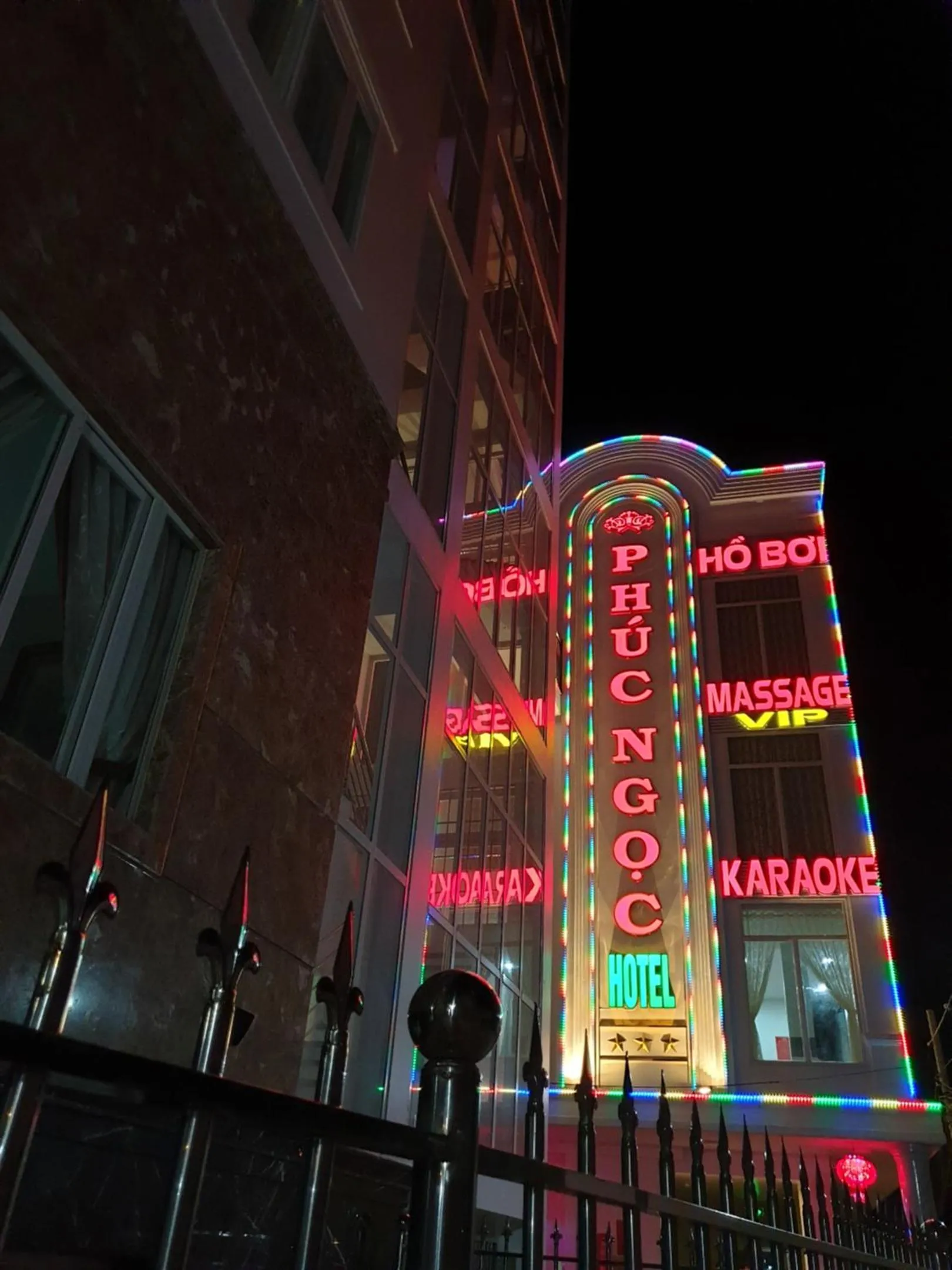 Property building in Phuc Ngoc Hotel