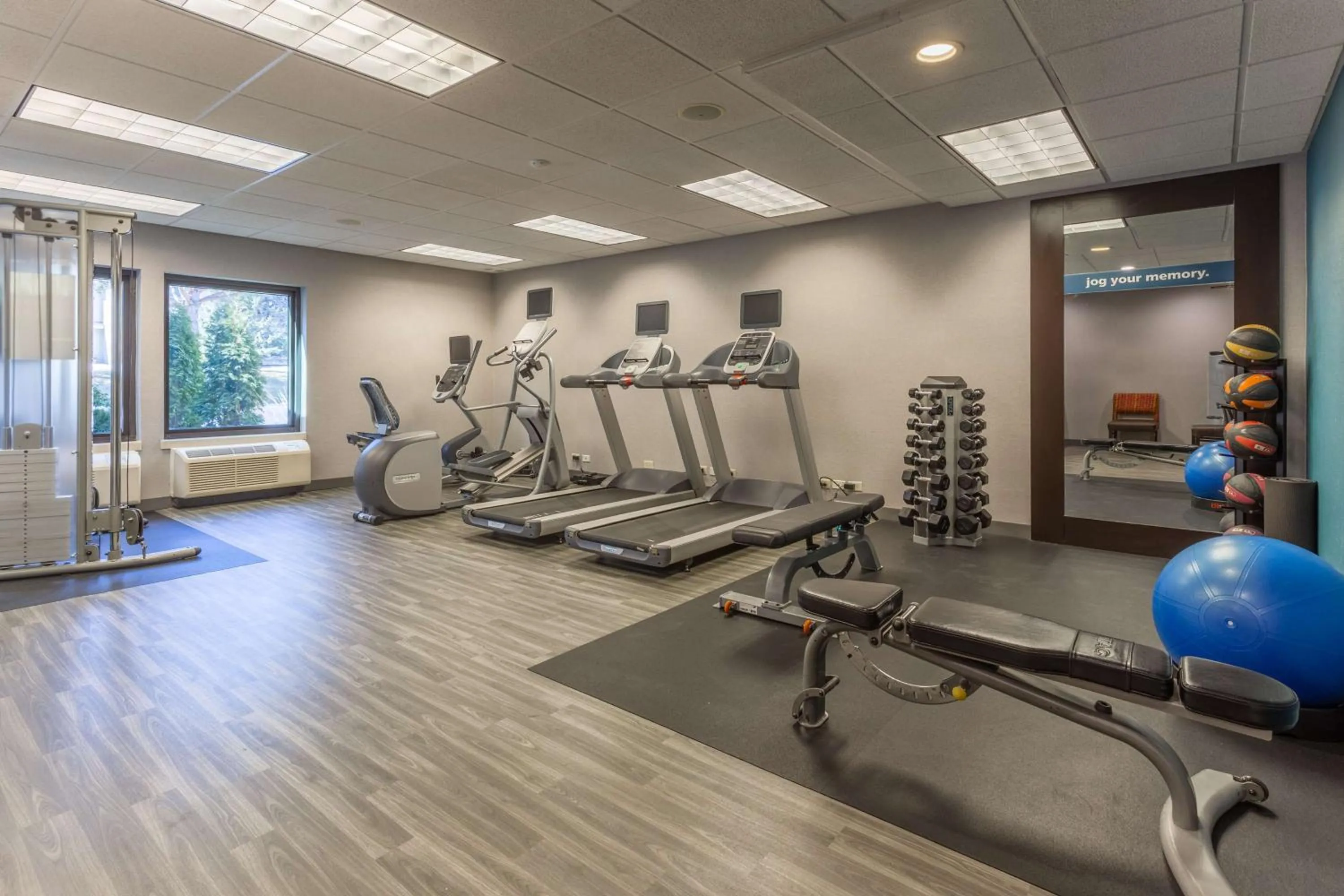 Fitness centre/facilities in Hampton Inn Madison East Towne Mall Area