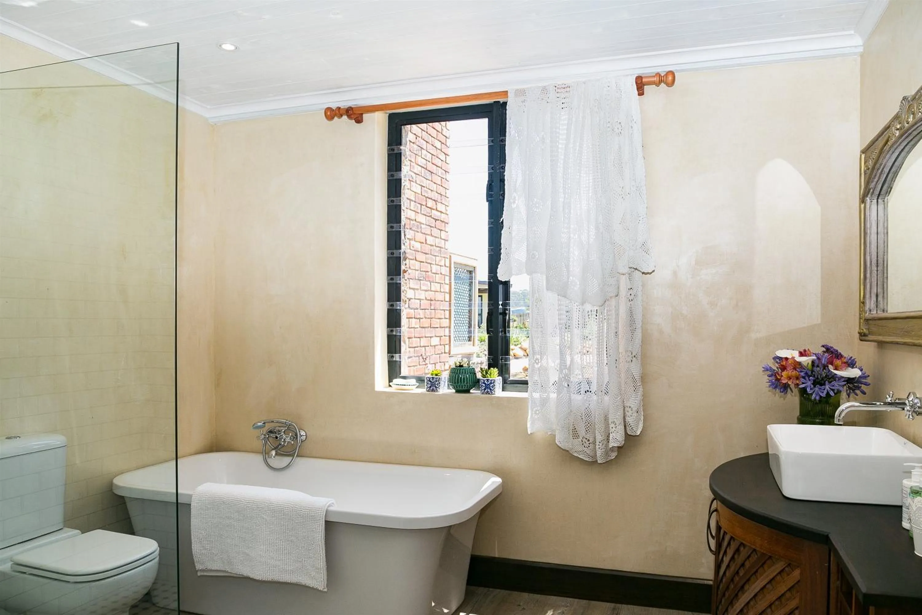 Bathroom in Narnia Guest House