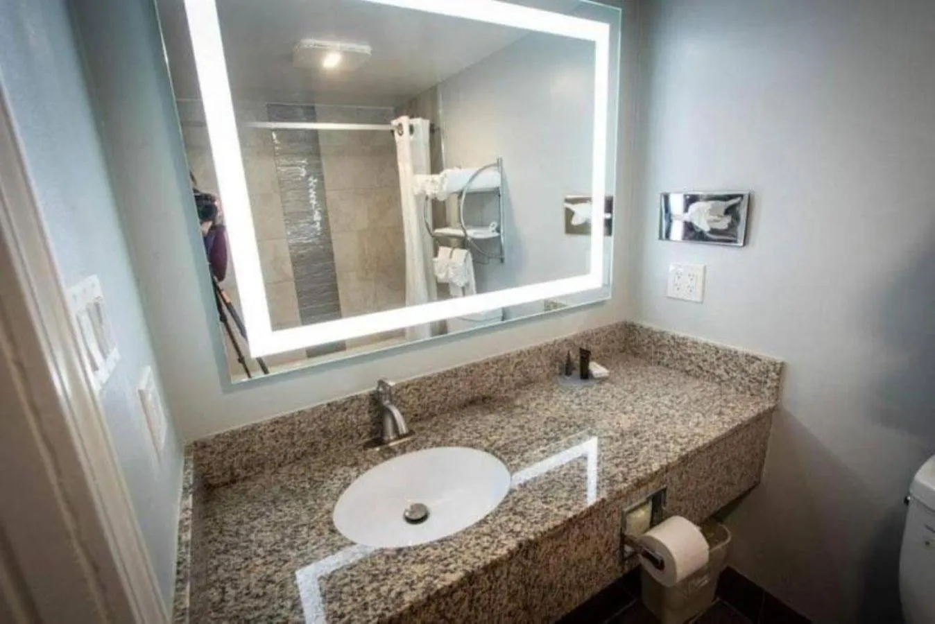 Bathroom in Envi Boutique Hotel Henderson-Evansville South