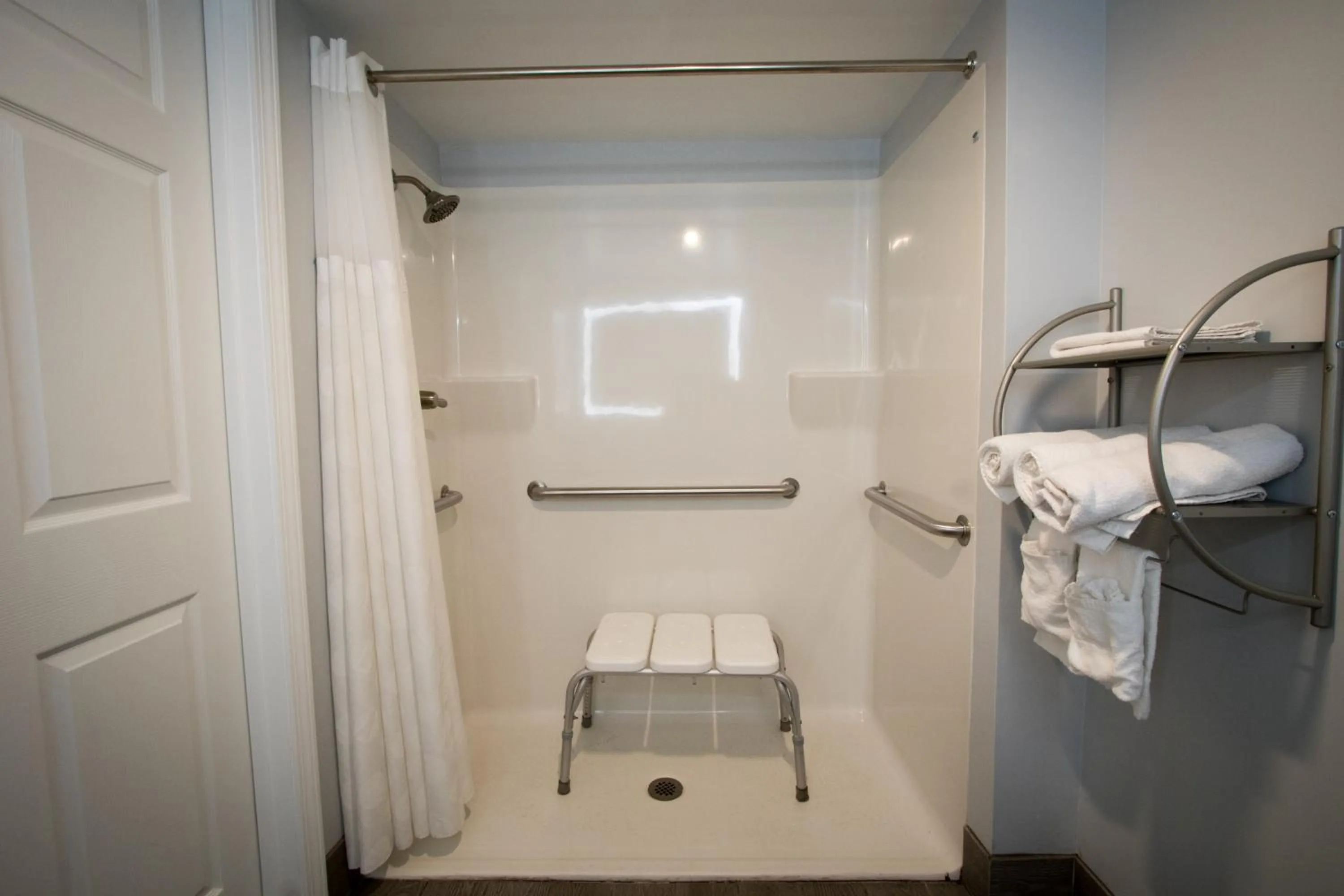 Shower in Envi Boutique Hotel Henderson-Evansville South