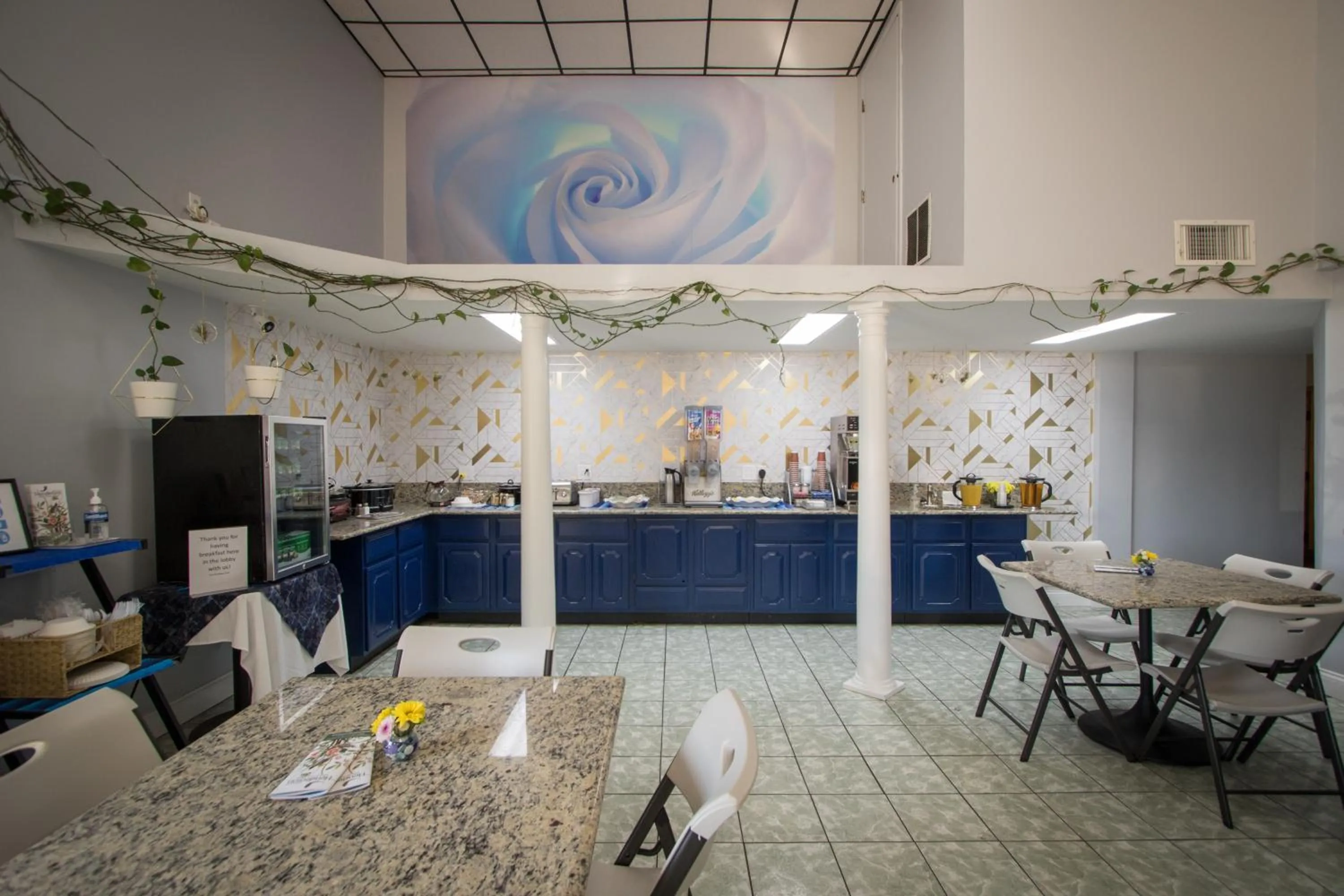 Restaurant/places to eat in Envi Boutique Hotel Henderson-Evansville South