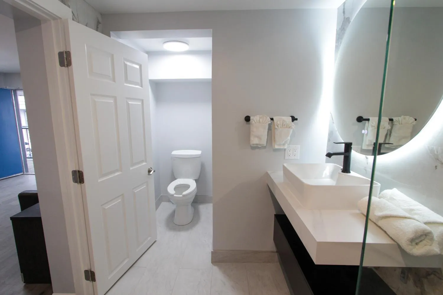 Bathroom in Envi Boutique Hotel Henderson-Evansville South