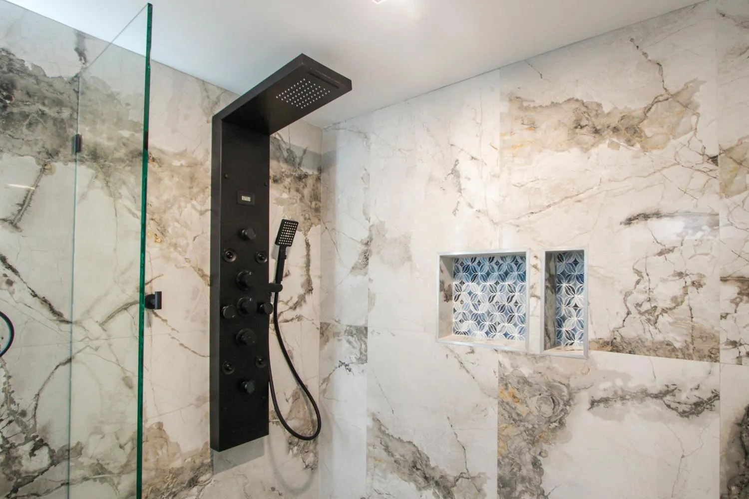 Shower in Envi Boutique Hotel Henderson-Evansville South