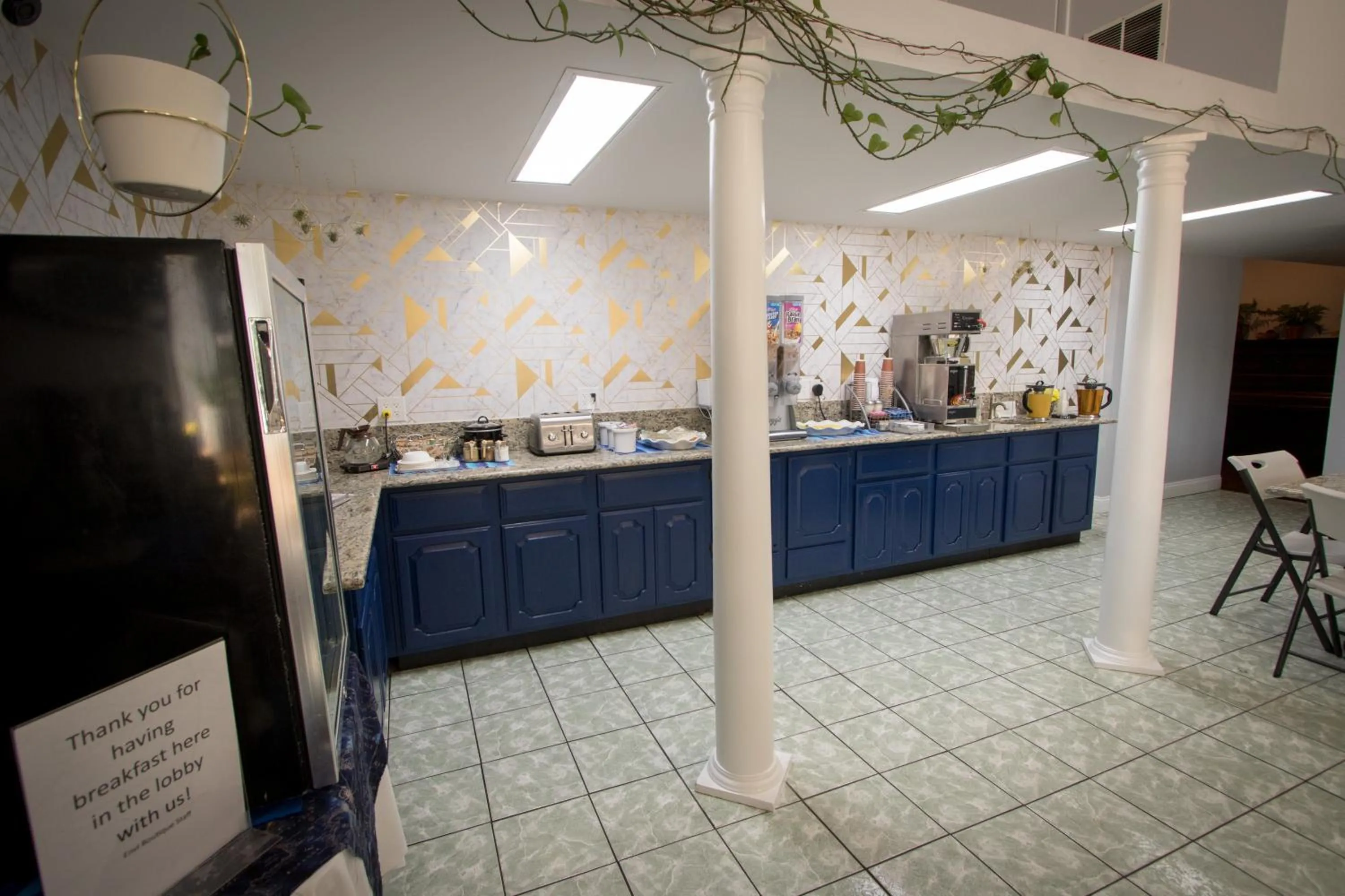 Restaurant/places to eat in Envi Boutique Hotel Henderson-Evansville South