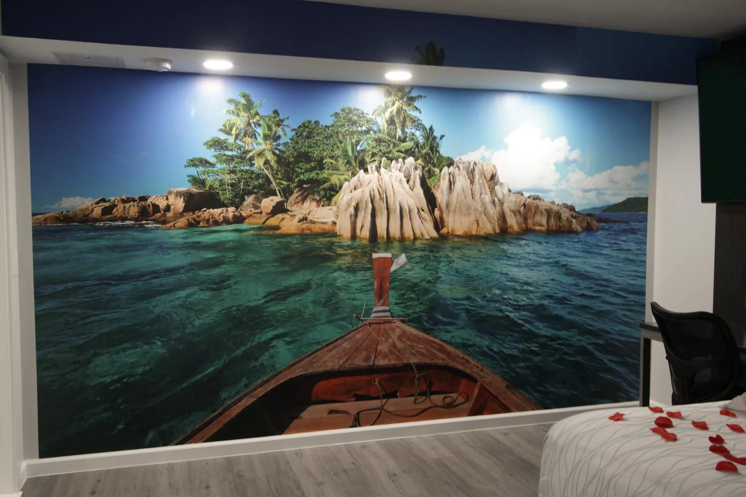 Decorative detail, Bed in Envi Boutique Hotel Henderson-Evansville South