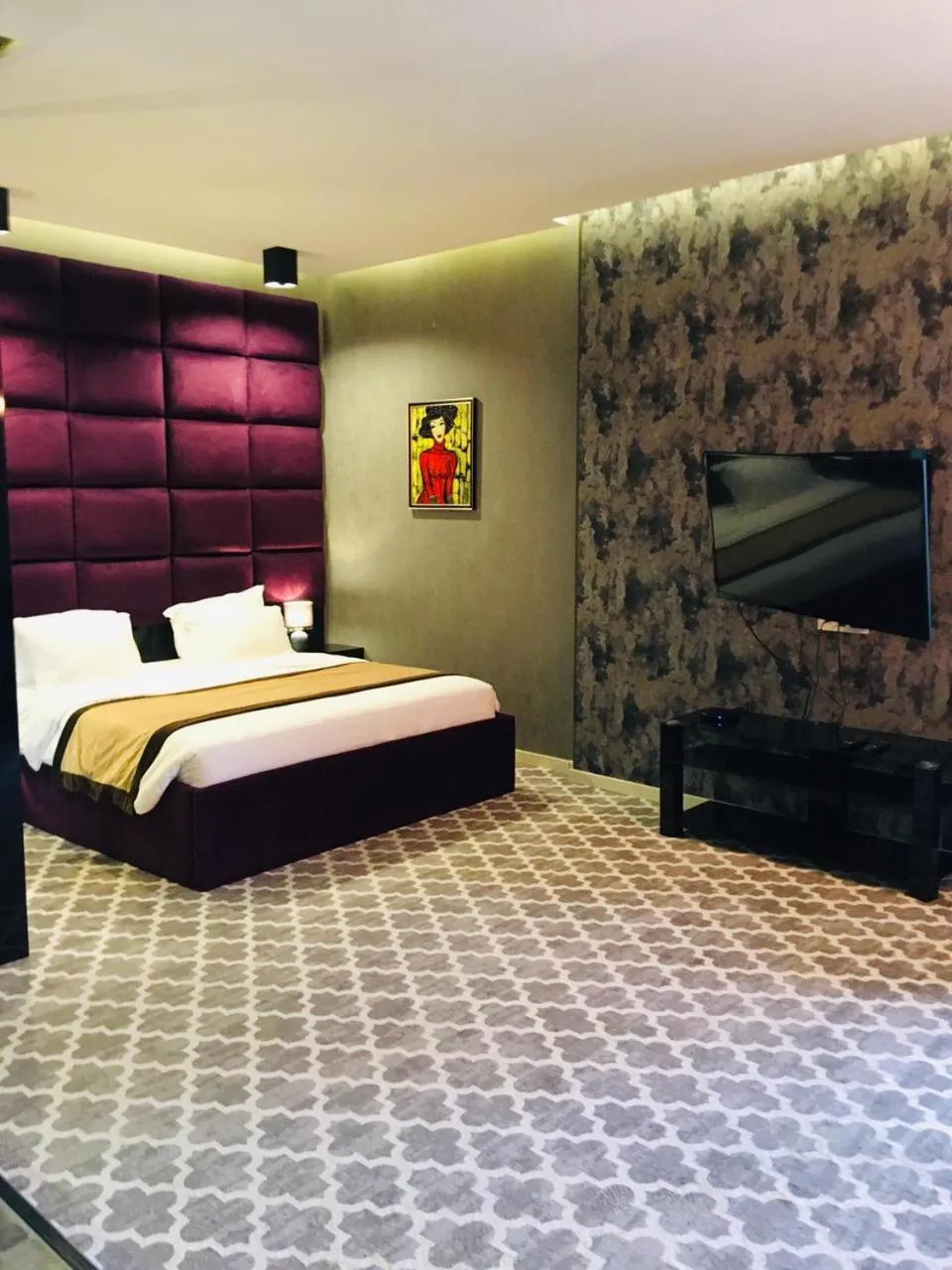 Bed in Gallery Art Hotel