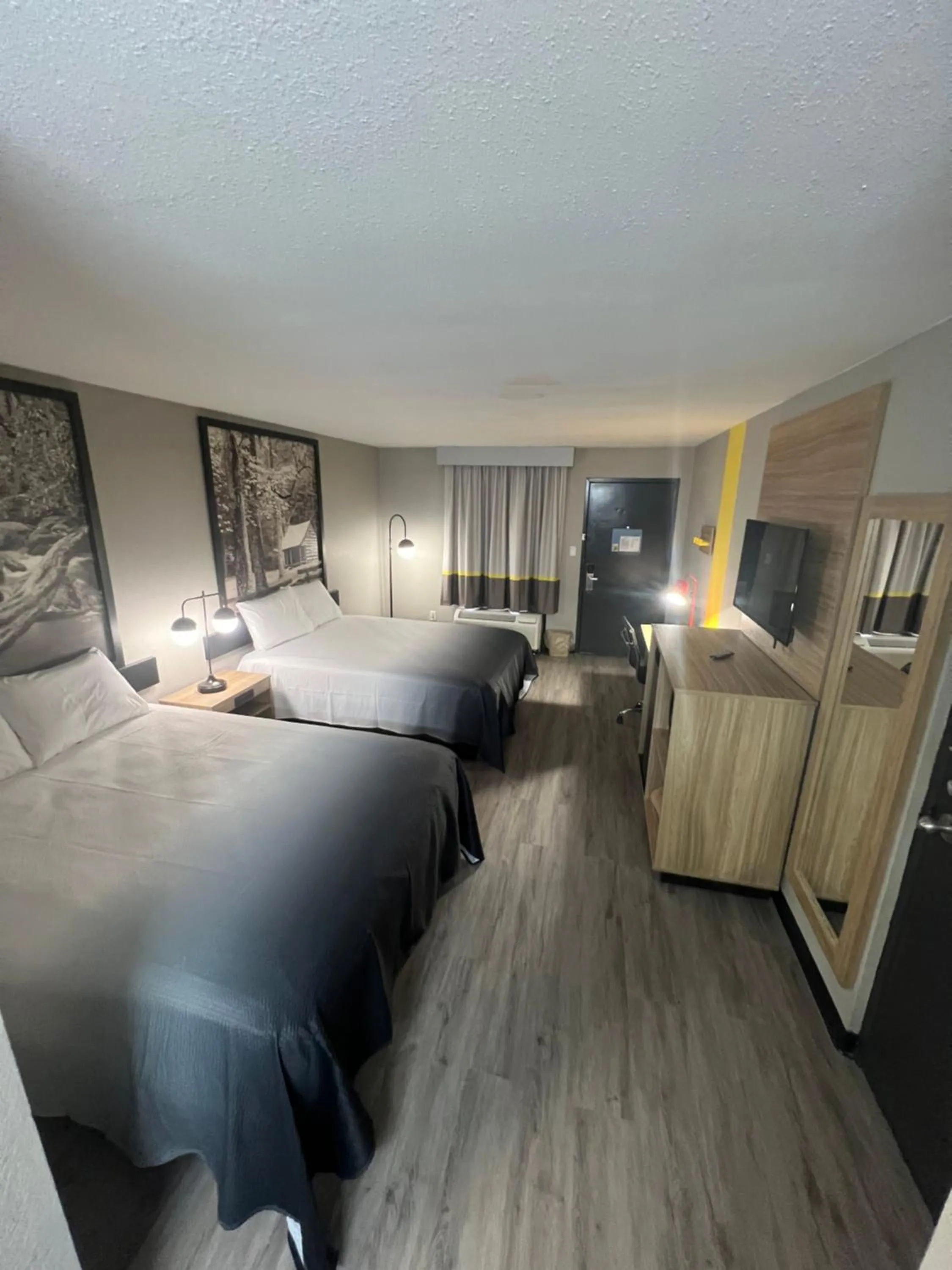 Super 8 by Wyndham Manchester TN