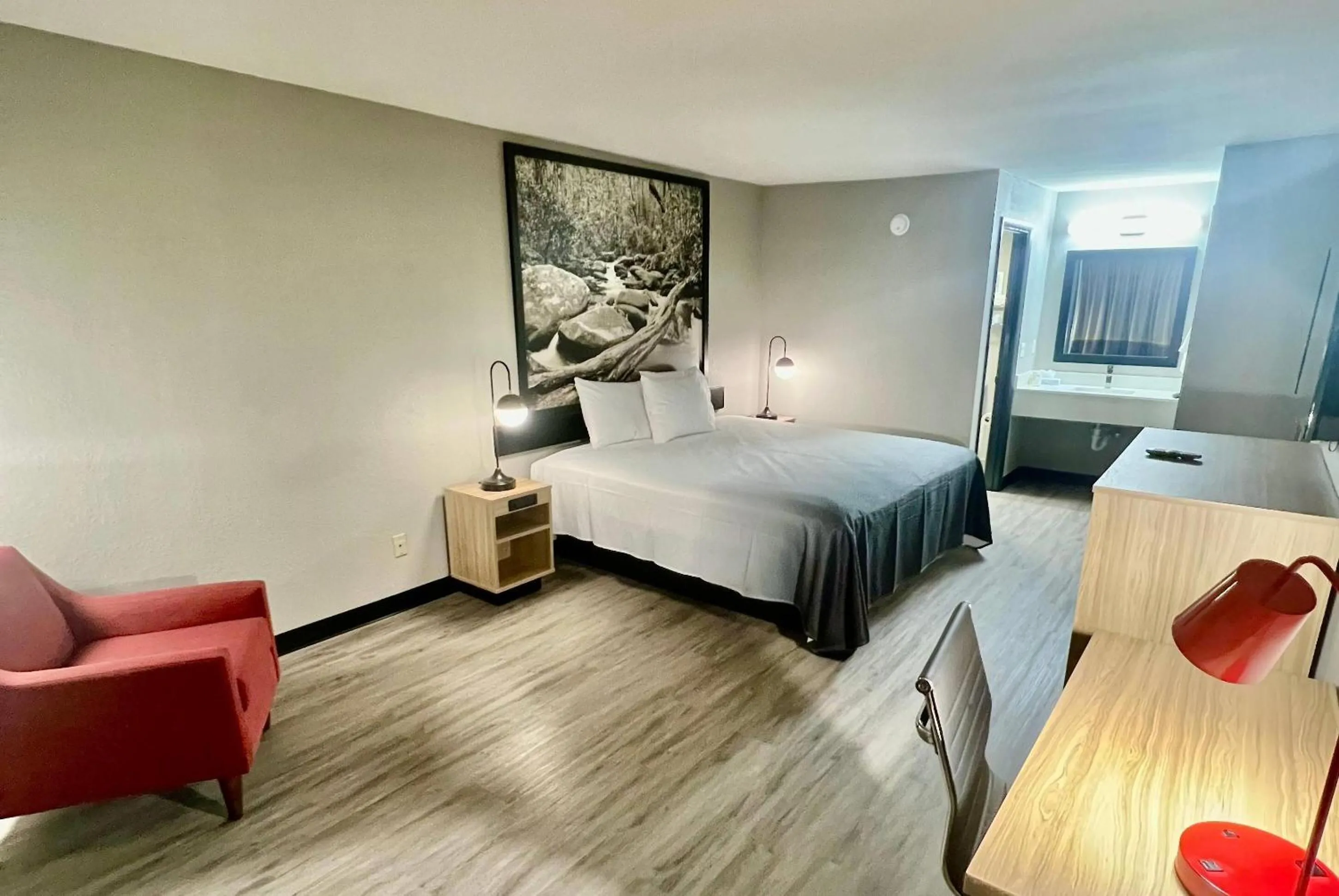 Bedroom, Bed in Super 8 by Wyndham Manchester TN