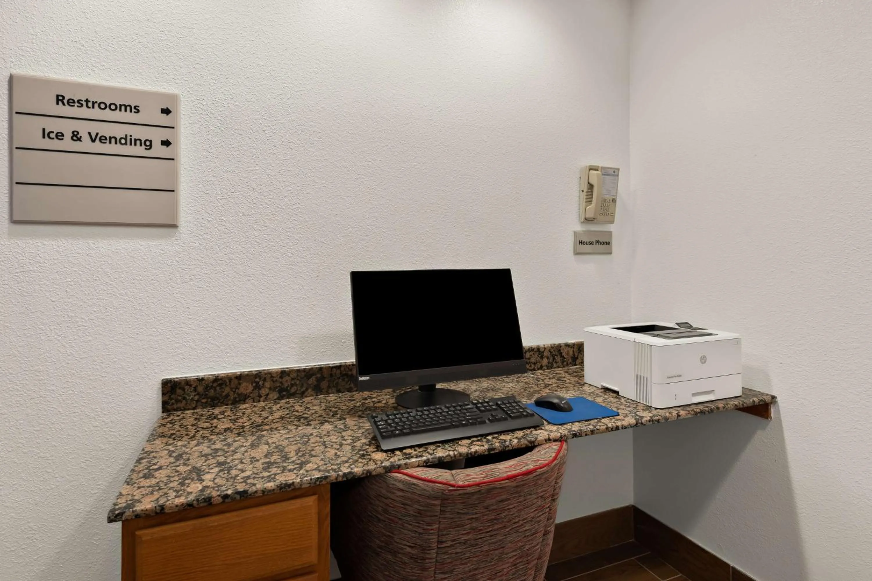 Business facilities in Hampton Inn Lancaster