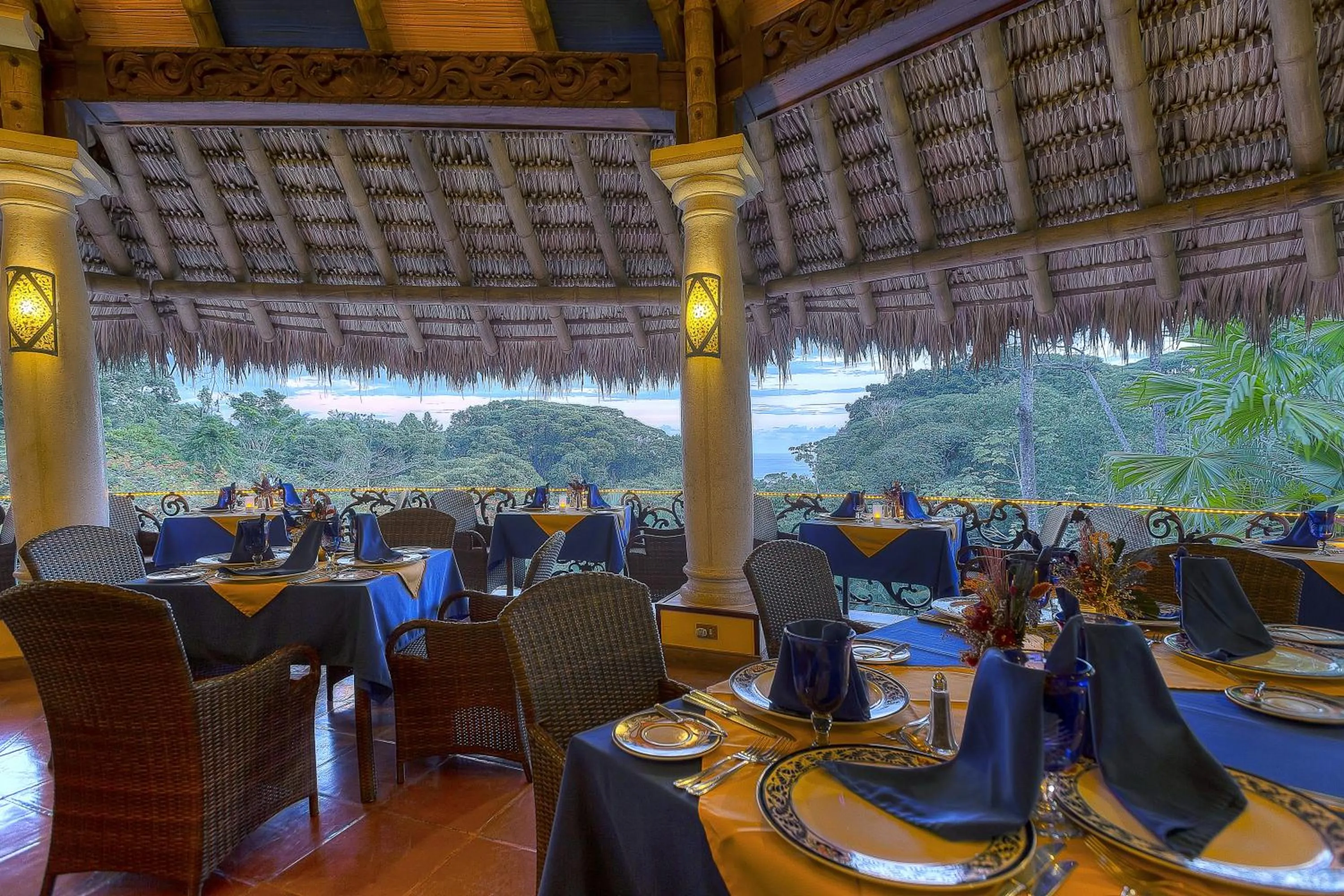 Restaurant/places to eat in Hotel Cuna del Angel