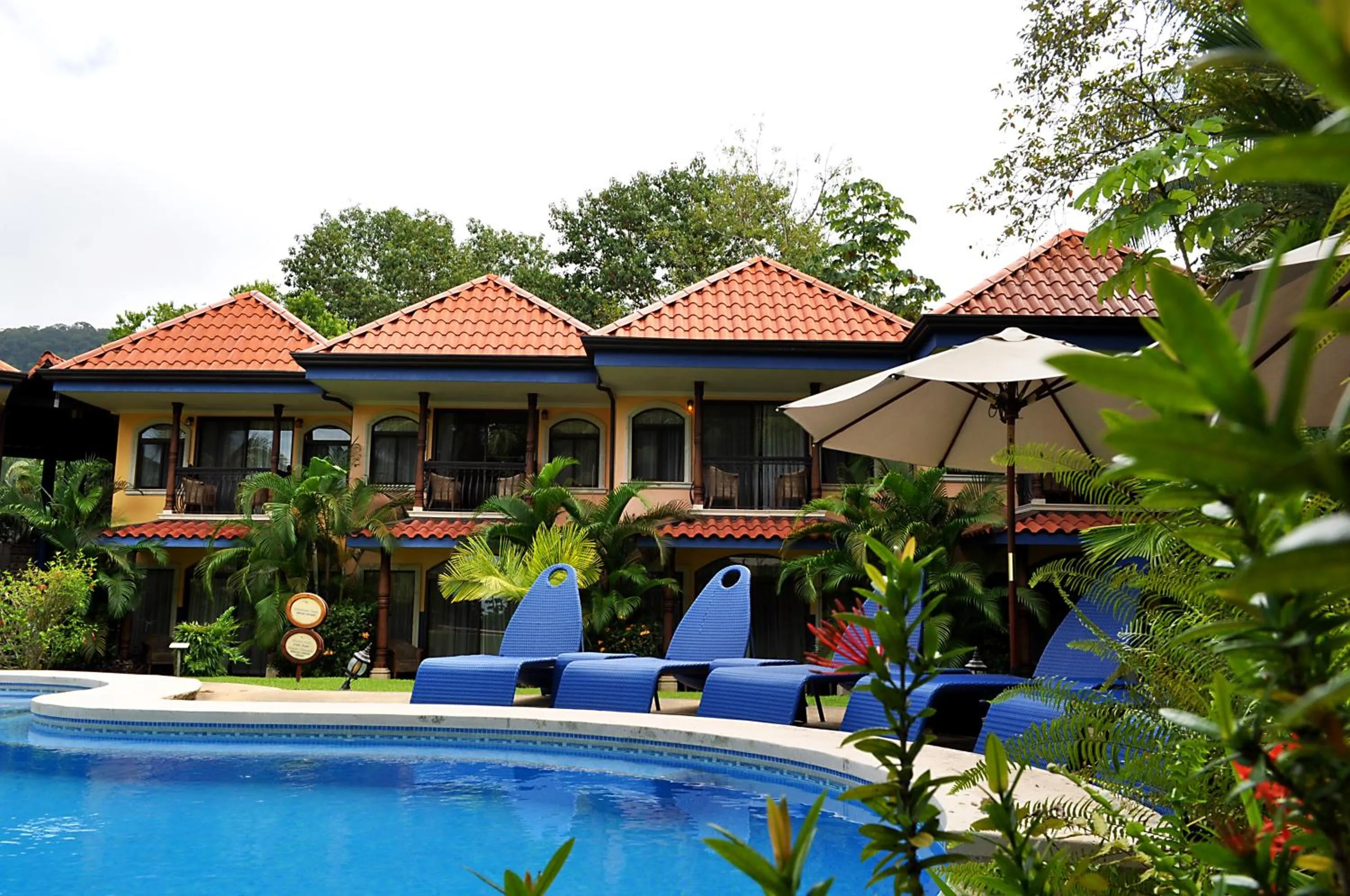 Facade/entrance in Hotel Cuna del Angel