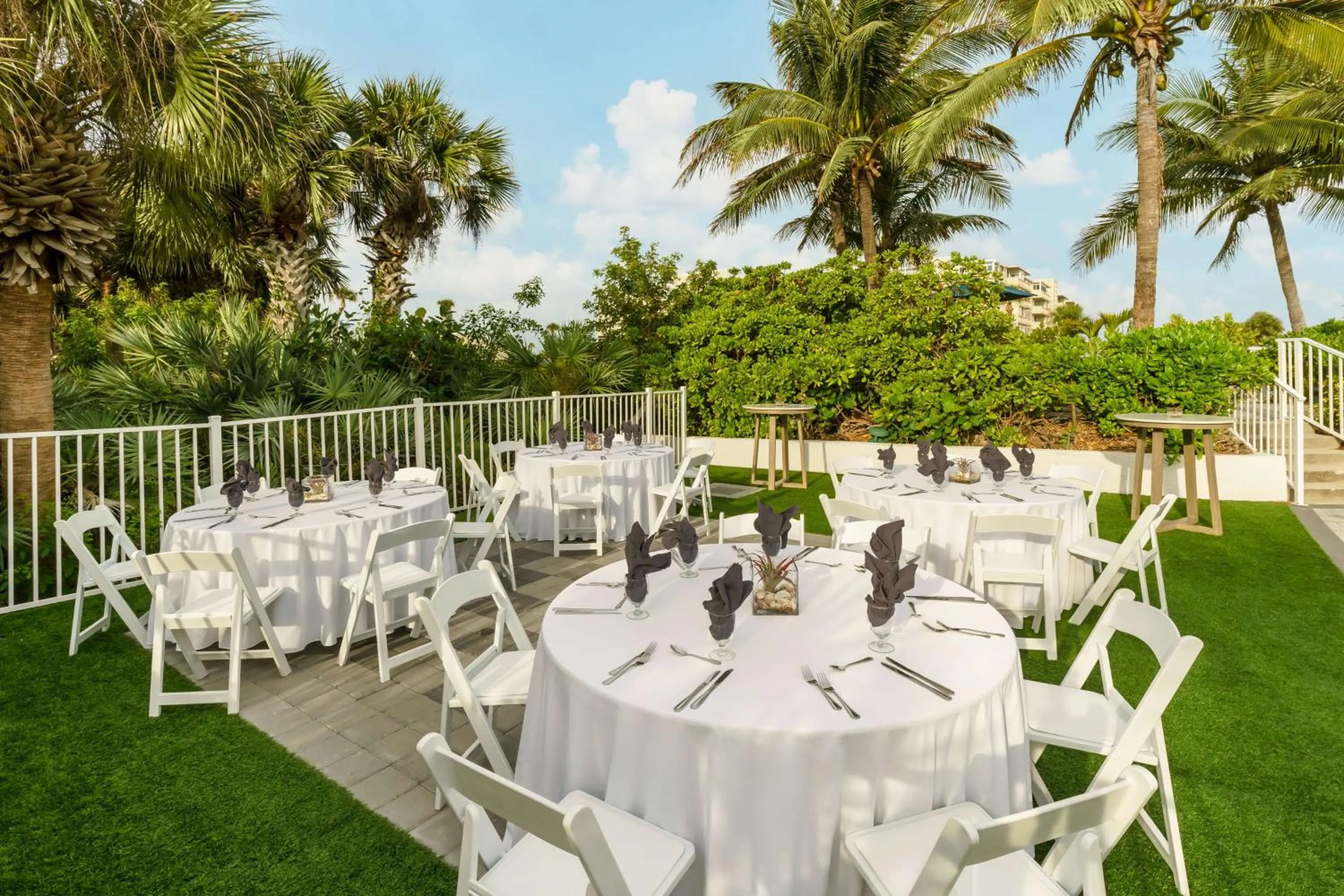 Dining area in Hilton Garden Inn Cocoa Beach-Oceanfront, FL