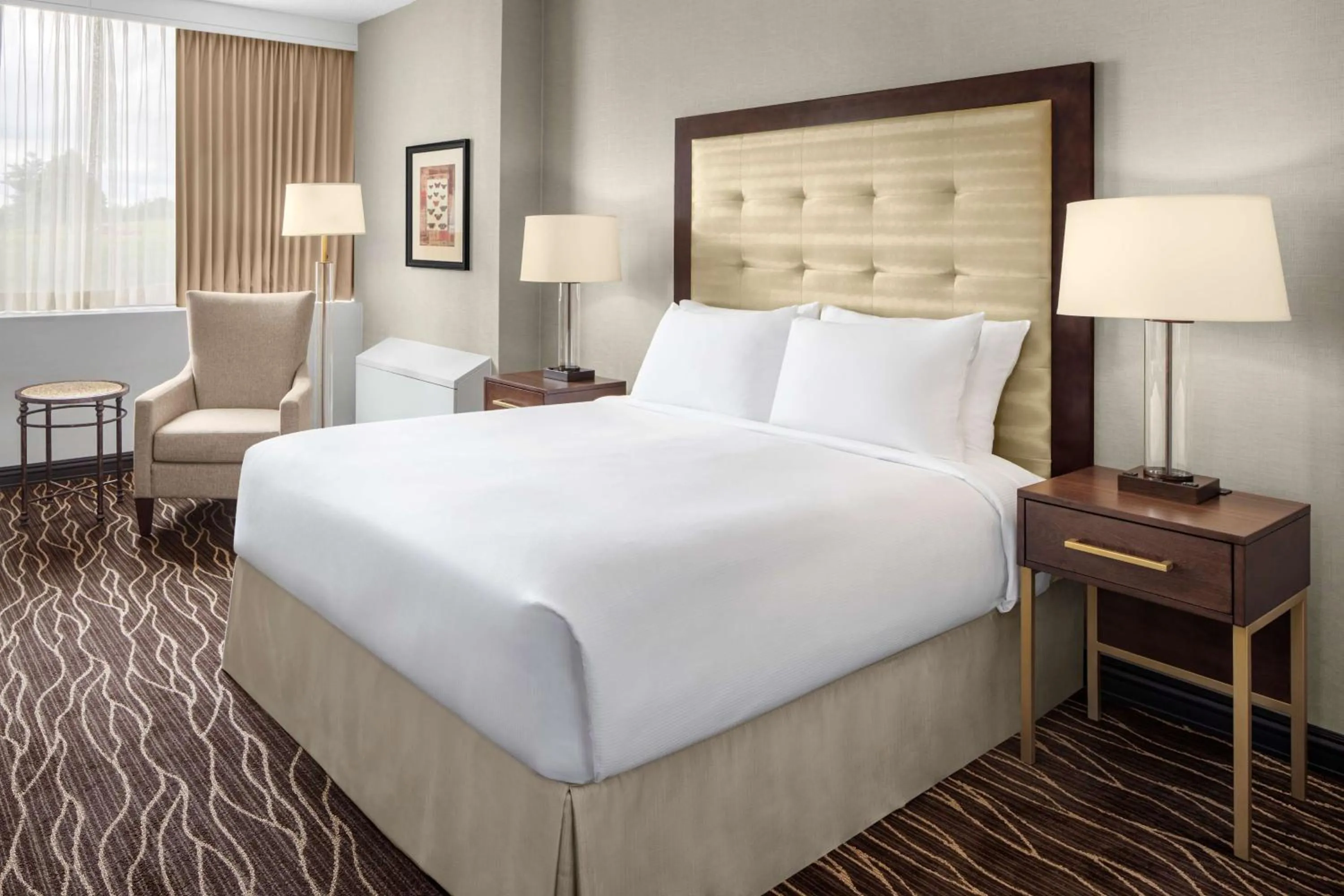 Bed in Hilton Kansas City Airport