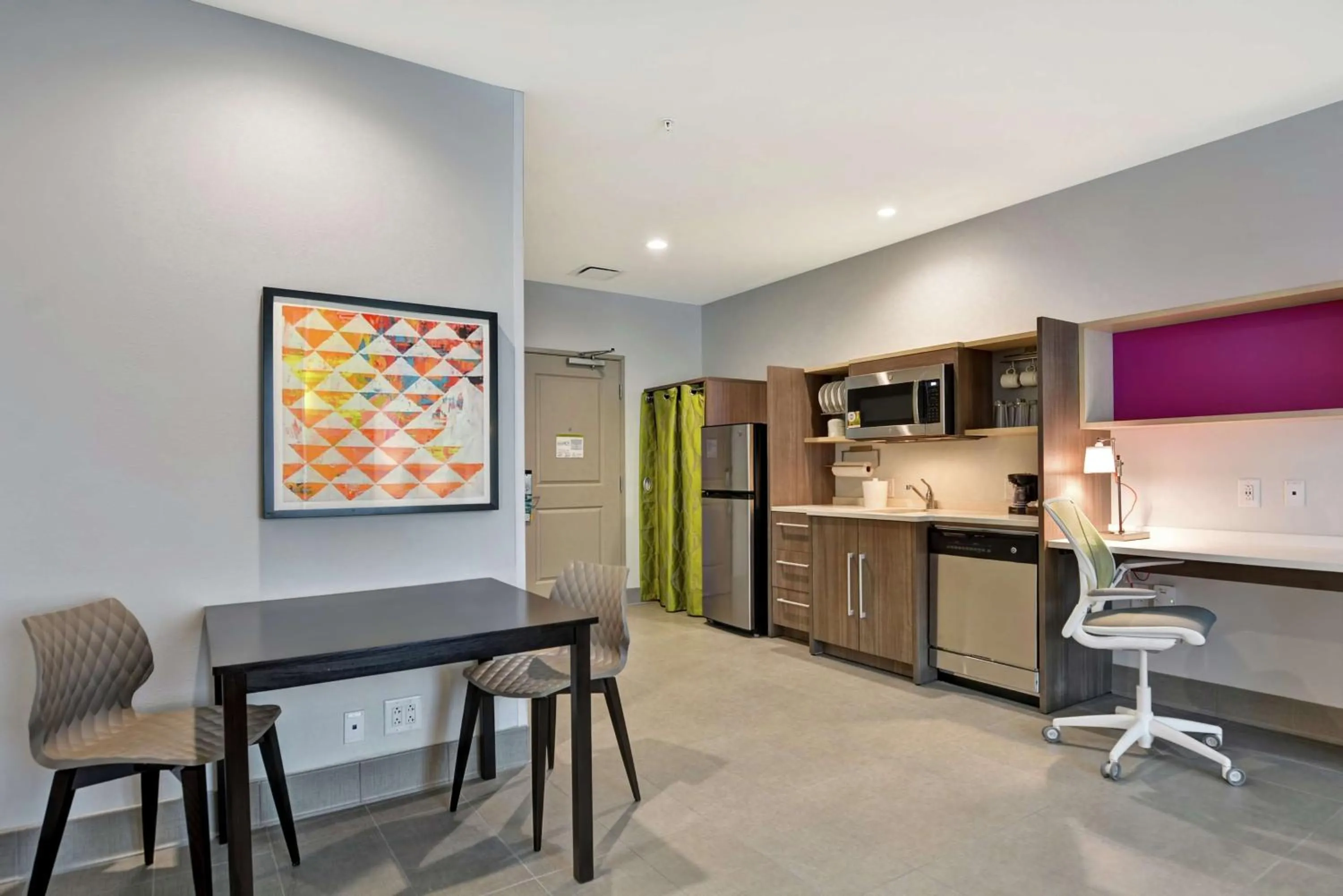 Bedroom in Home2 Suites Charleston West Ashley