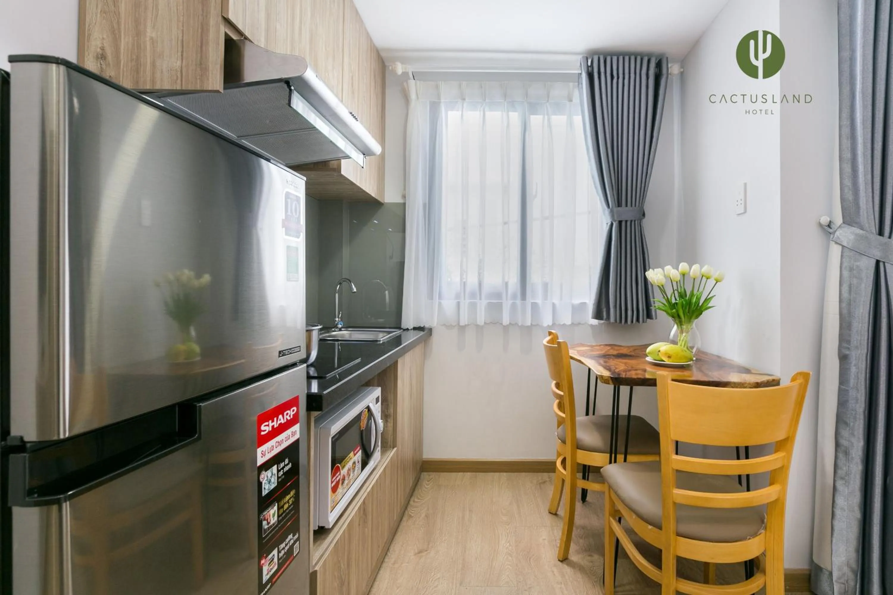 Shower in Cactusland Hotel & Apartment