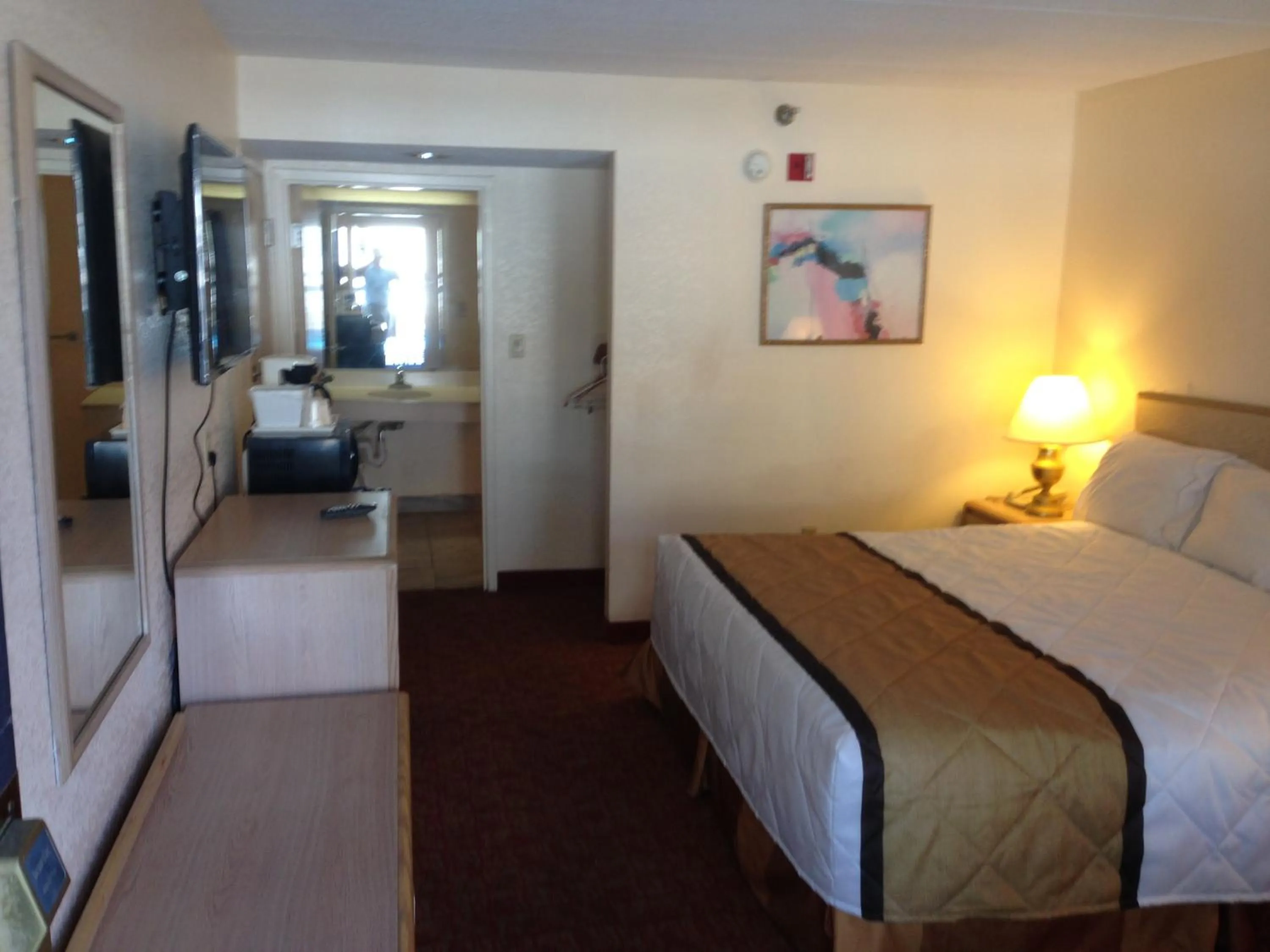 Bedroom, Bed in Sky Suites