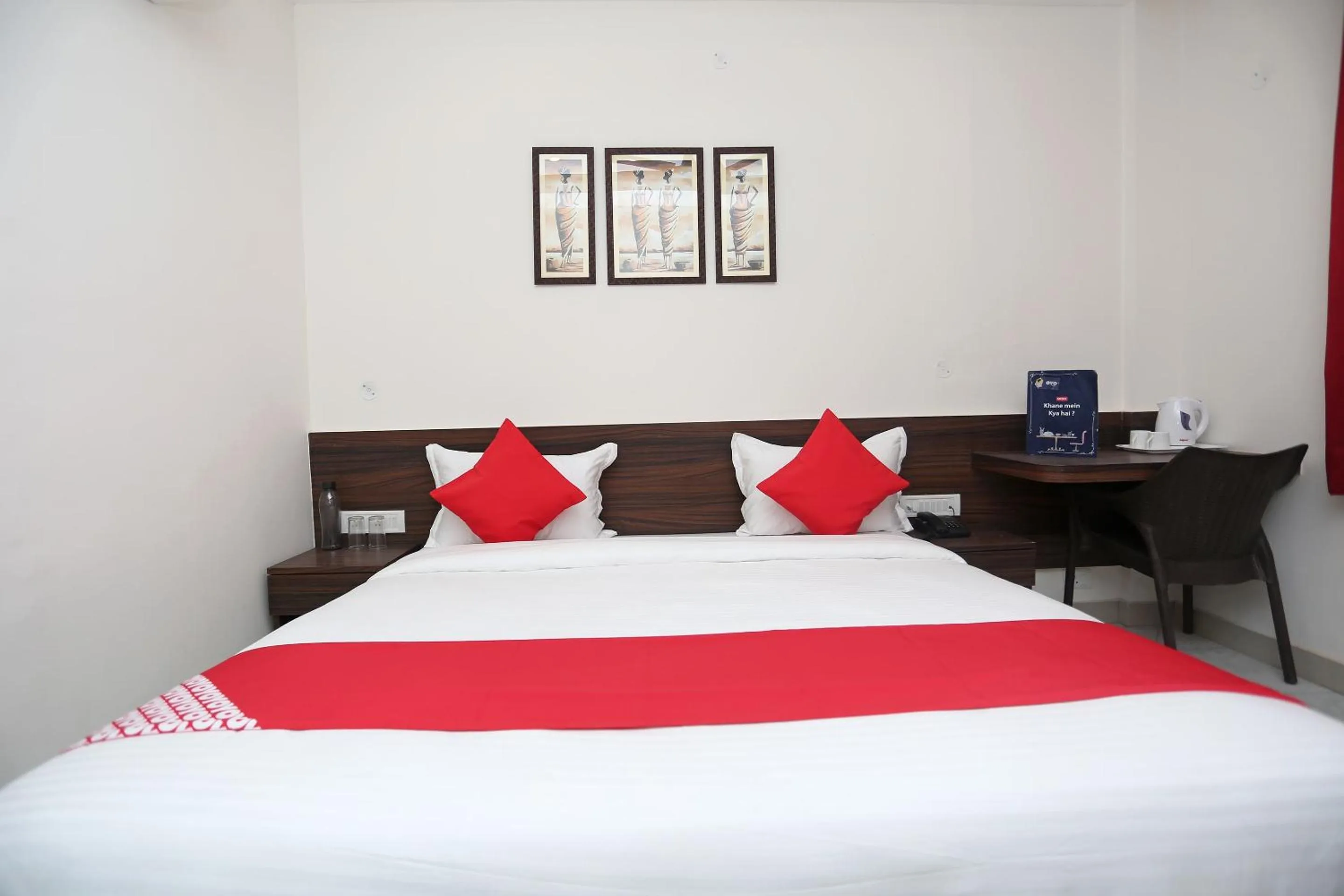 Bedroom, Bed in Hotel O Tulip Inn