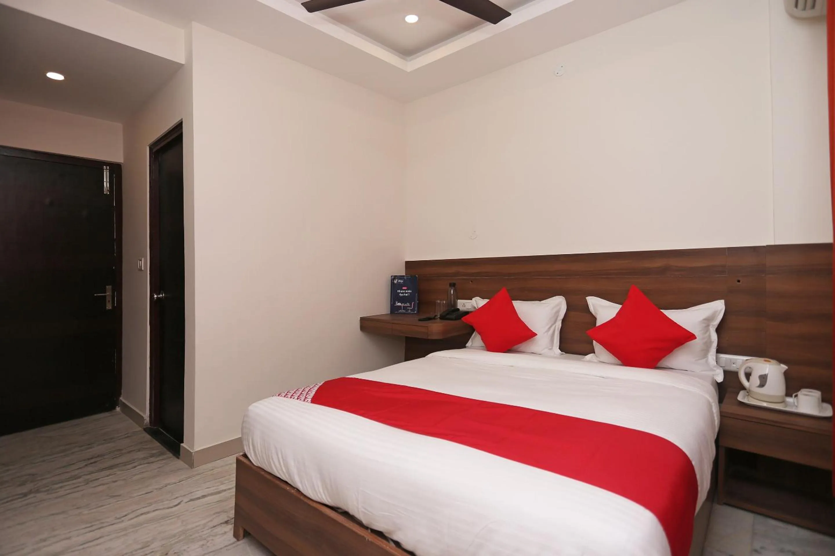 Bedroom, Bed in Hotel O Tulip Inn