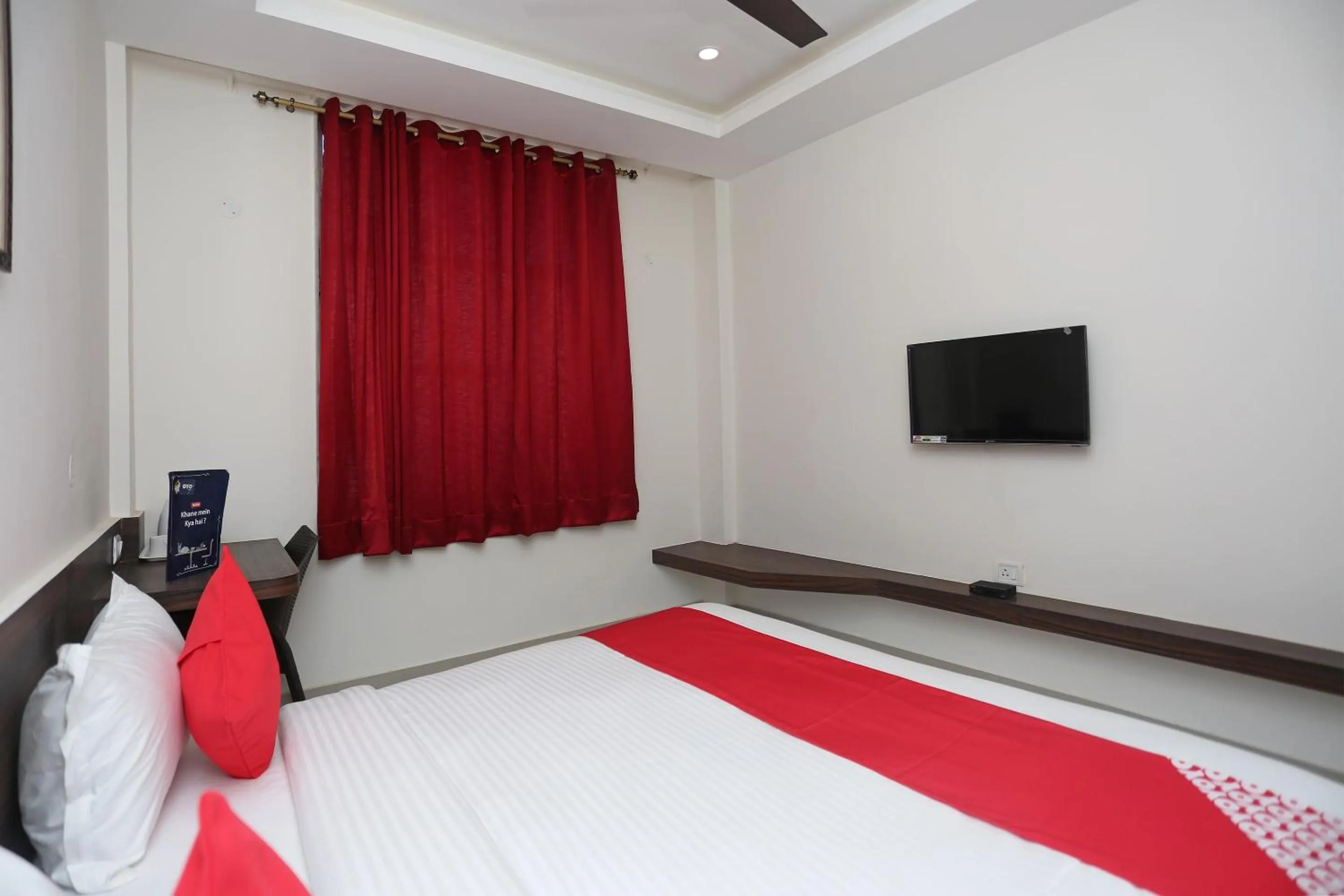 Bedroom, Bed in Hotel O Tulip Inn