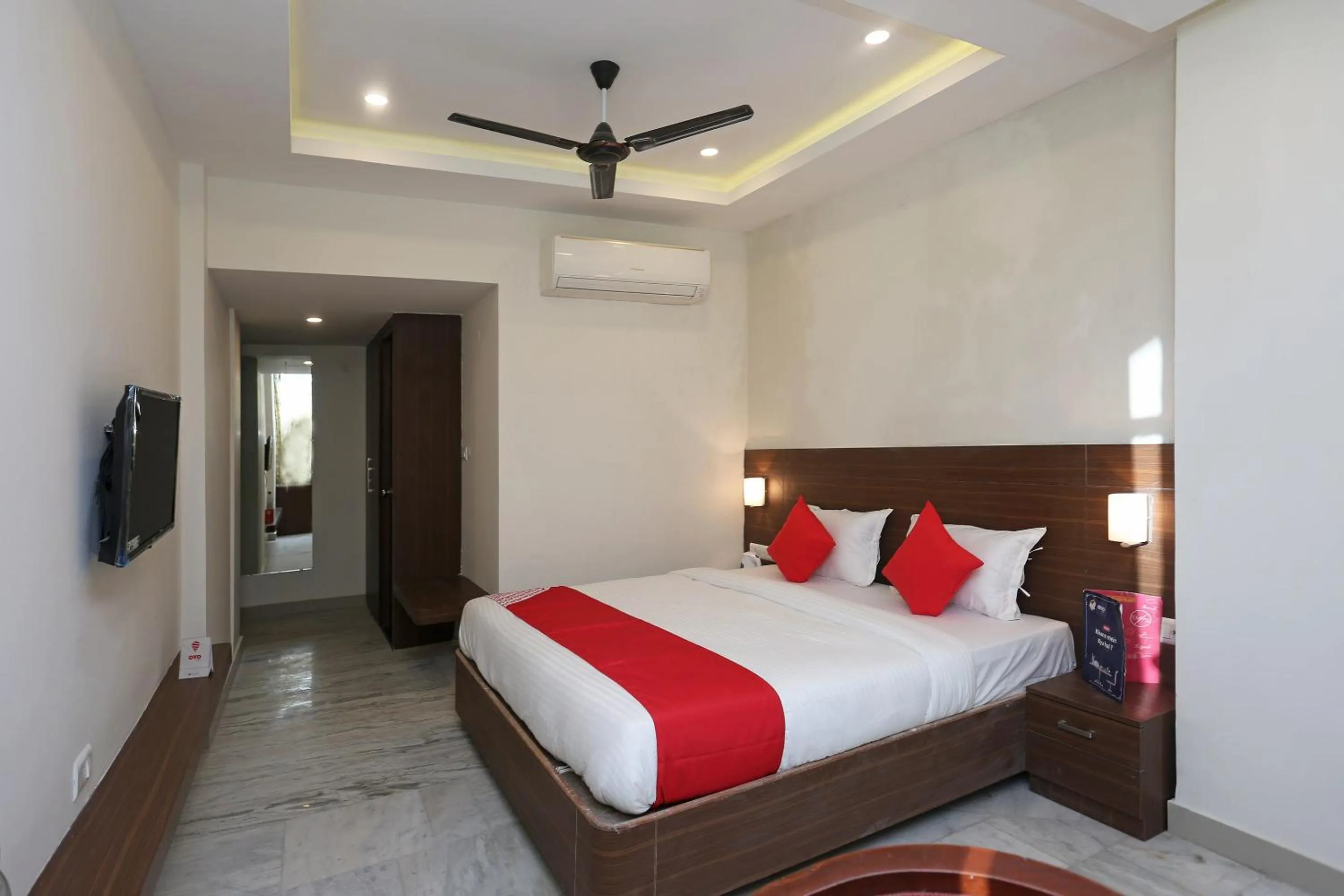 Bedroom, Bed in Hotel O Tulip Inn