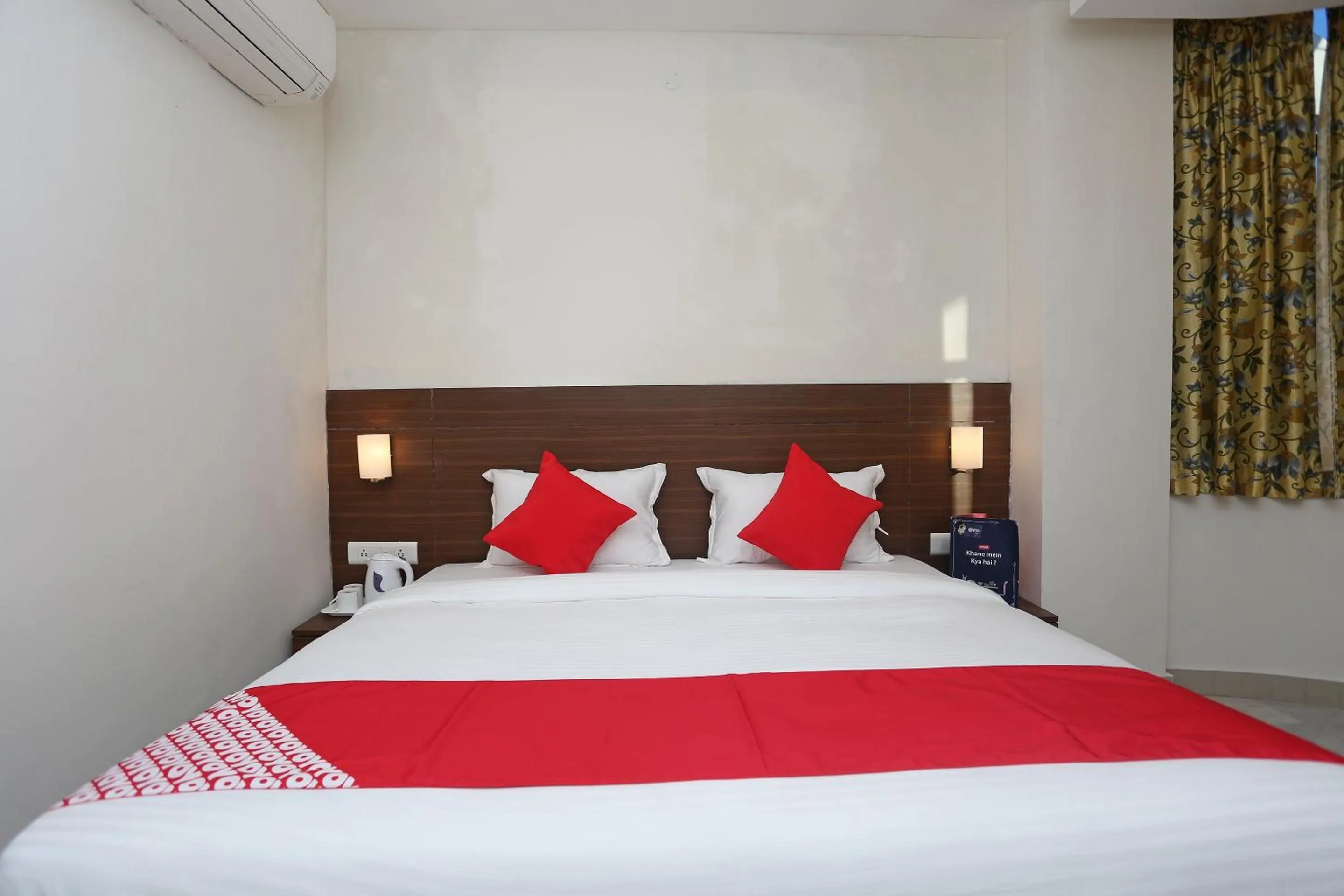 Bedroom, Bed in Hotel O Tulip Inn