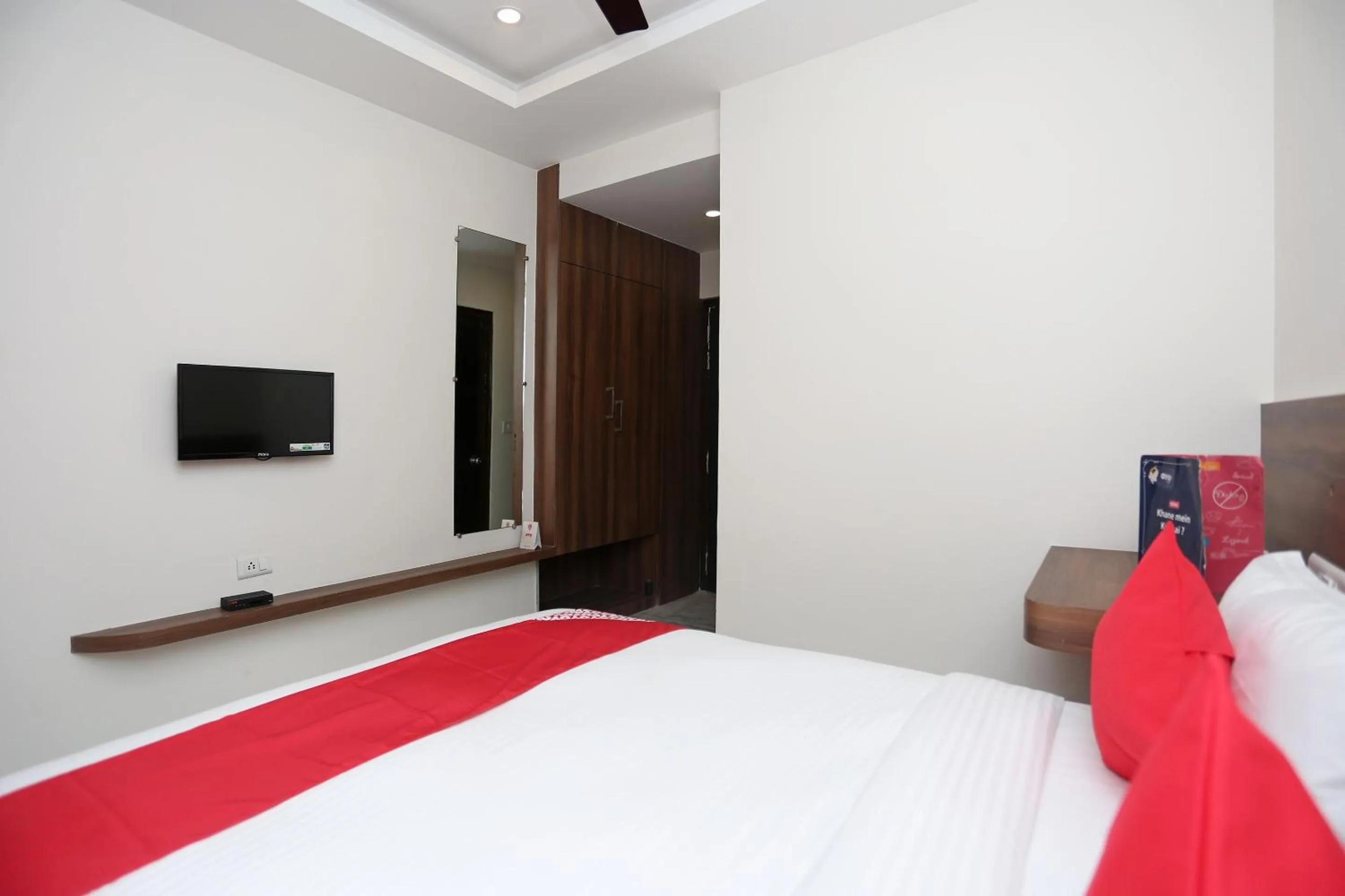 Bedroom, Bed in Hotel O Tulip Inn