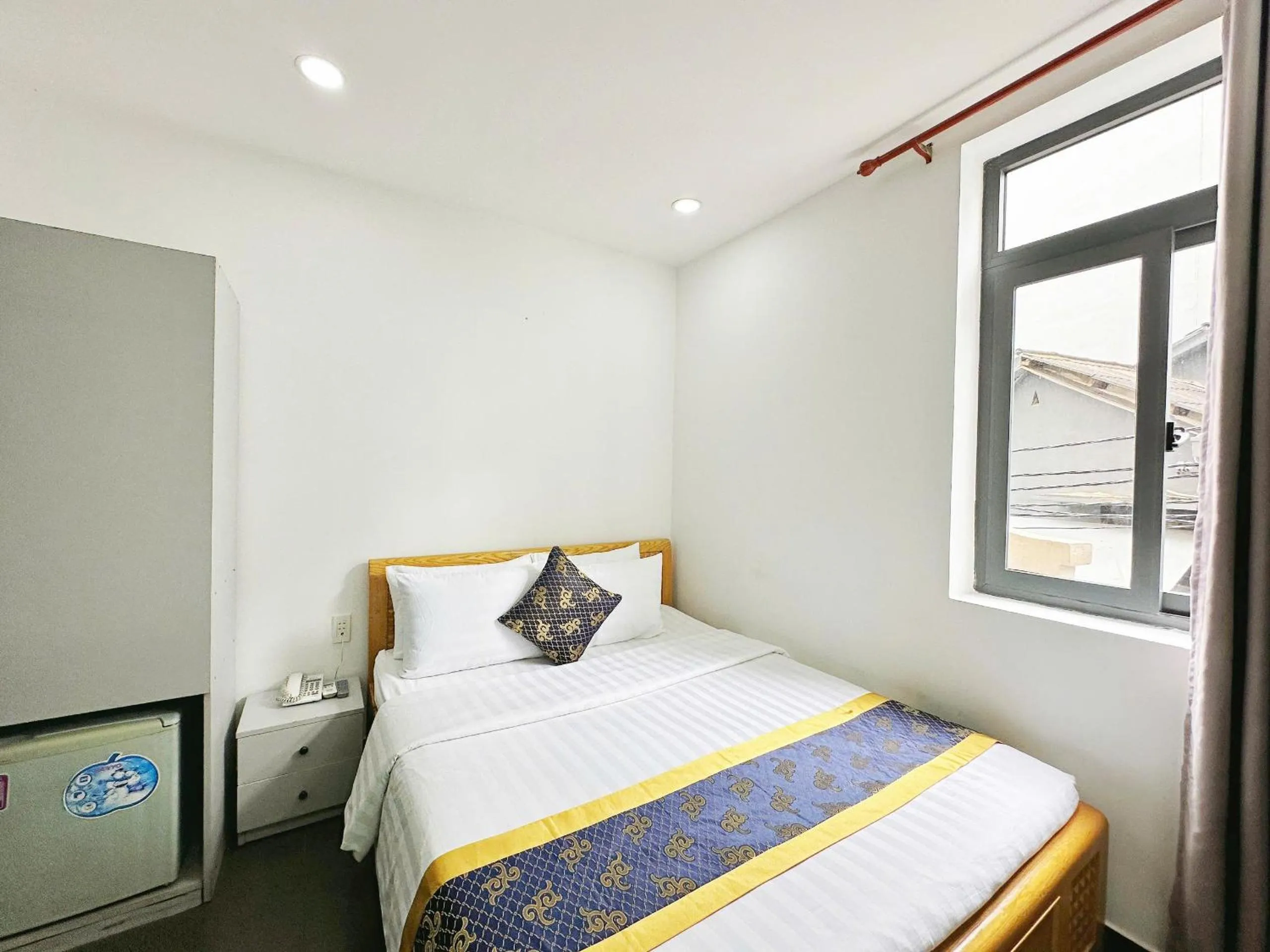 Property building, Bed in K&T Hotel - Sân Bay Tân Sơn Nhất