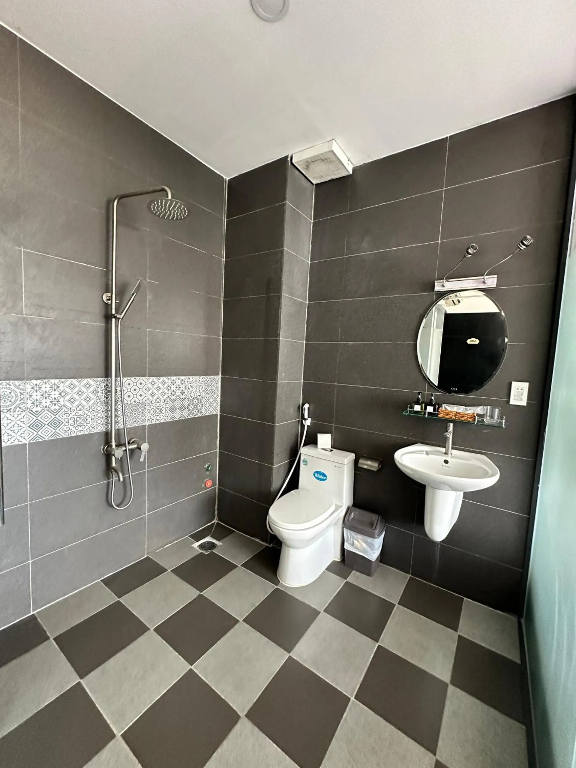 Toilet in K&T Hotel - Sân Bay Tân Sơn Nhất