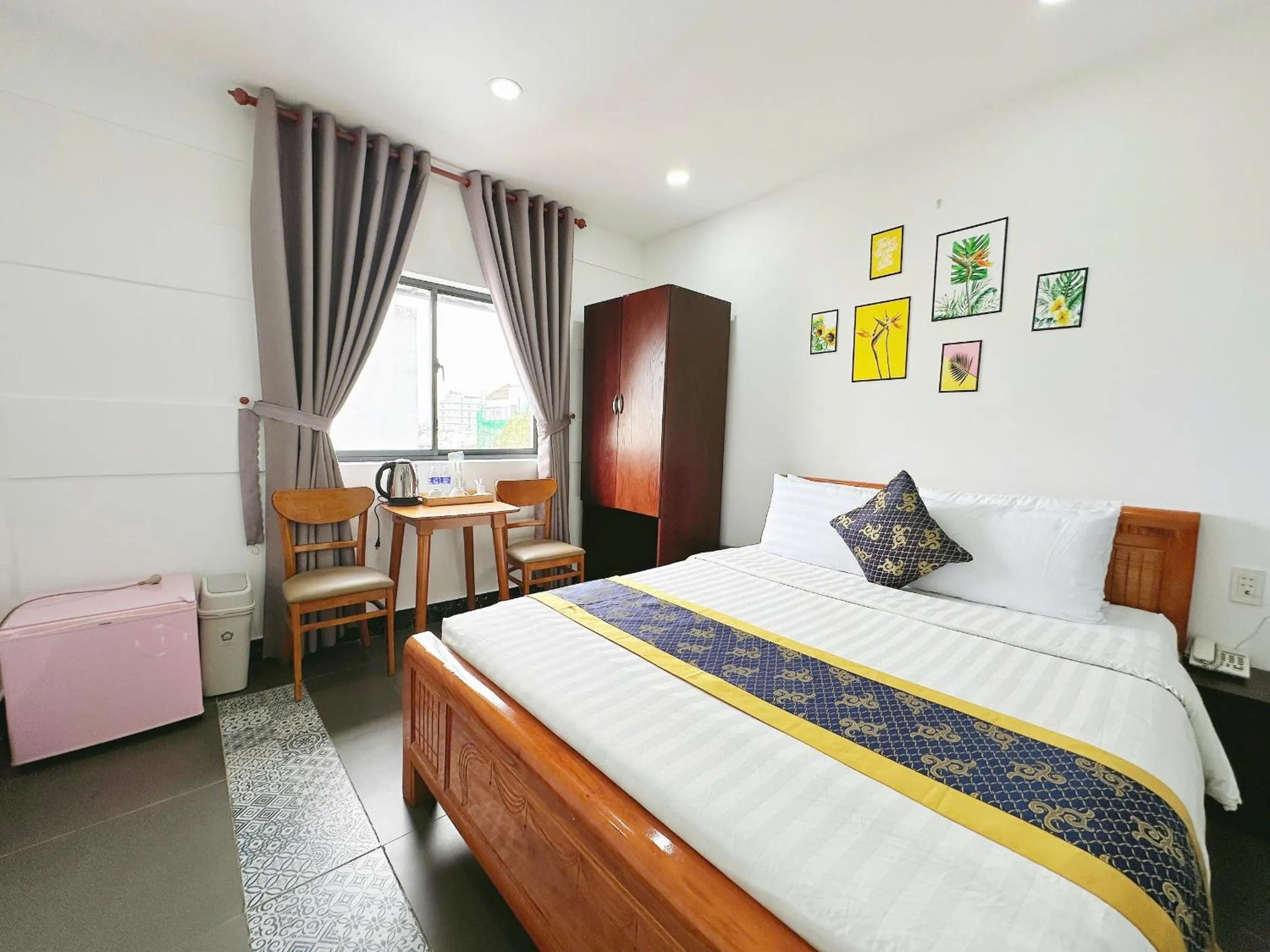 Property building, Bed in K&T Hotel - Sân Bay Tân Sơn Nhất